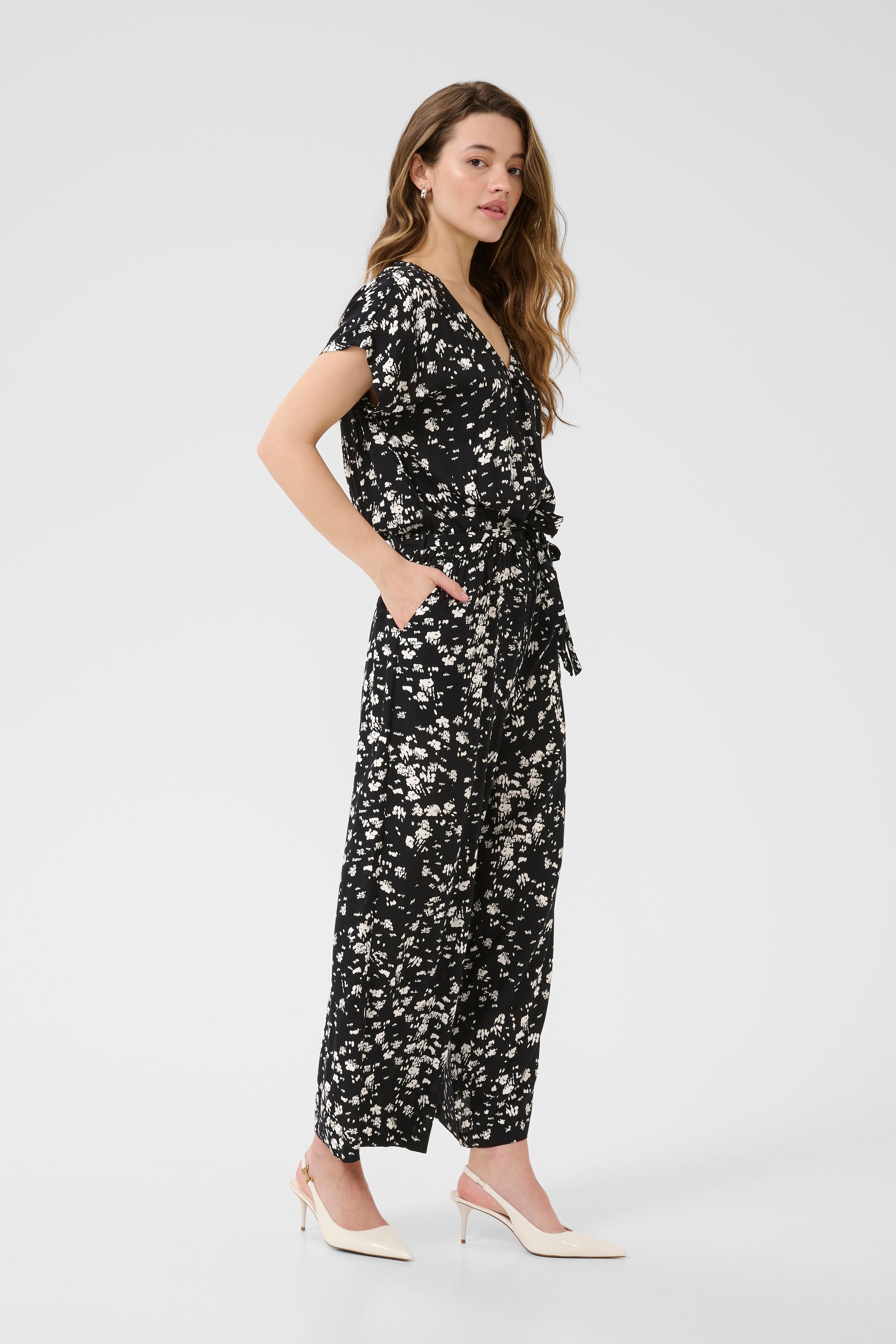 KAbeathe Jumpsuit LOOKBOOK FRONT 10508898-107908