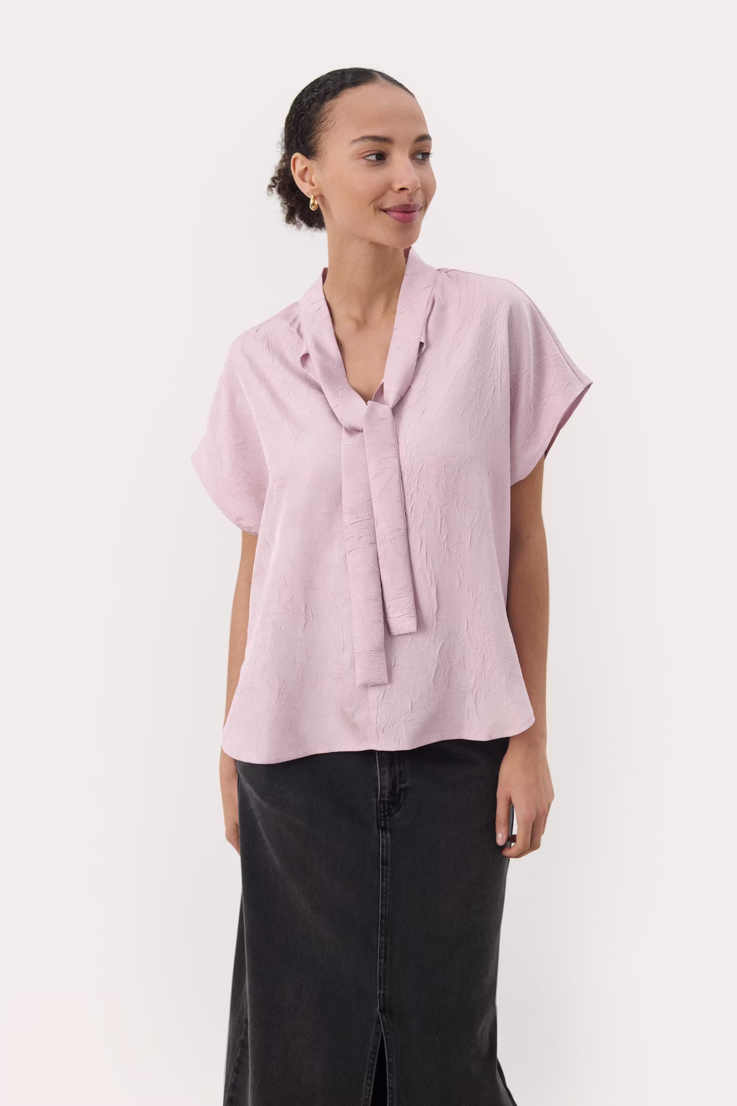 EstefaniaPW Kortermet bluse med sløyfe LOOKBOOK FRONT 30308490-151905