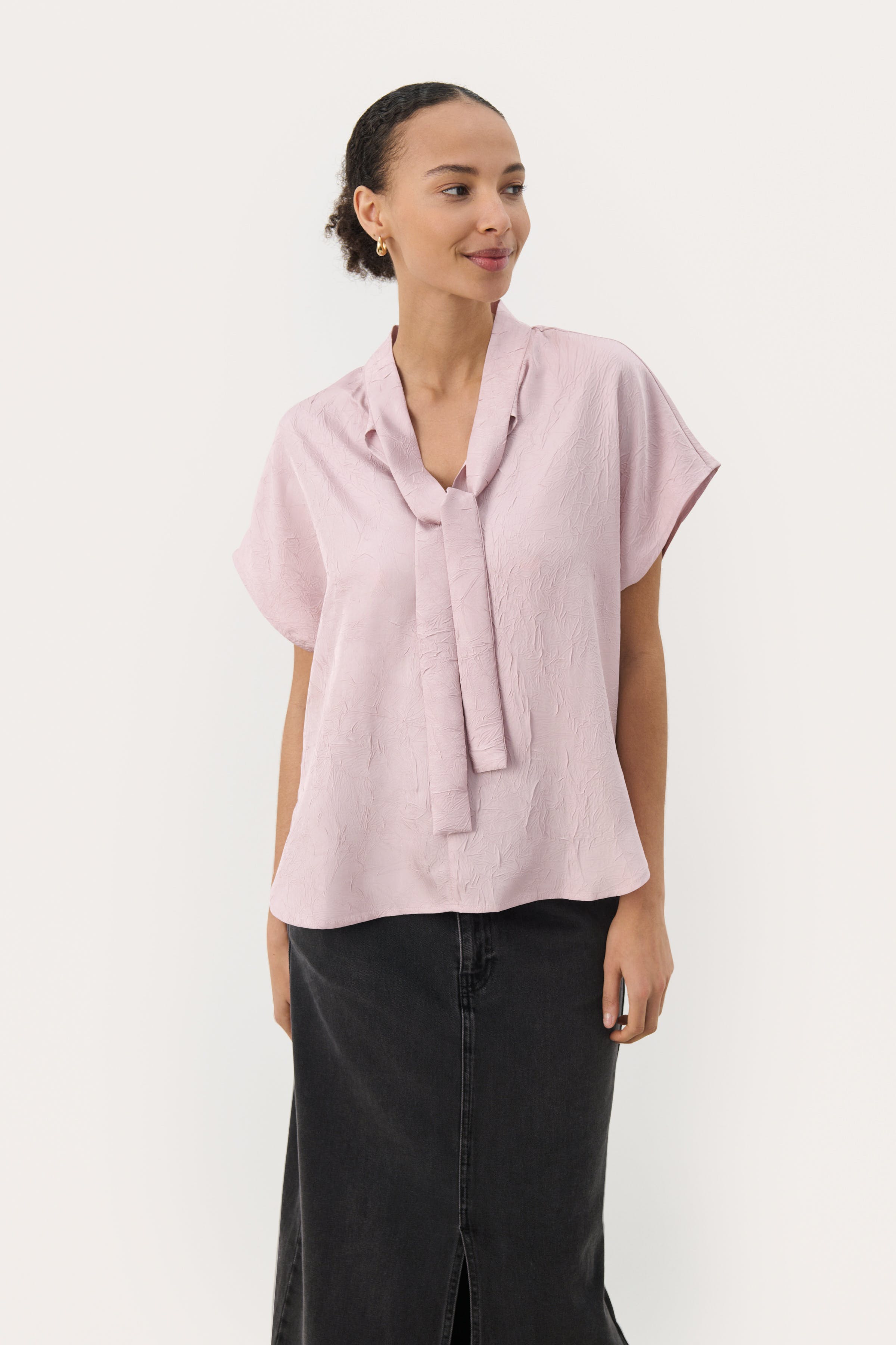 EstefaniaPW Short-sleeved blouse with a bow LOOKBOOK FRONT 30308490-151905