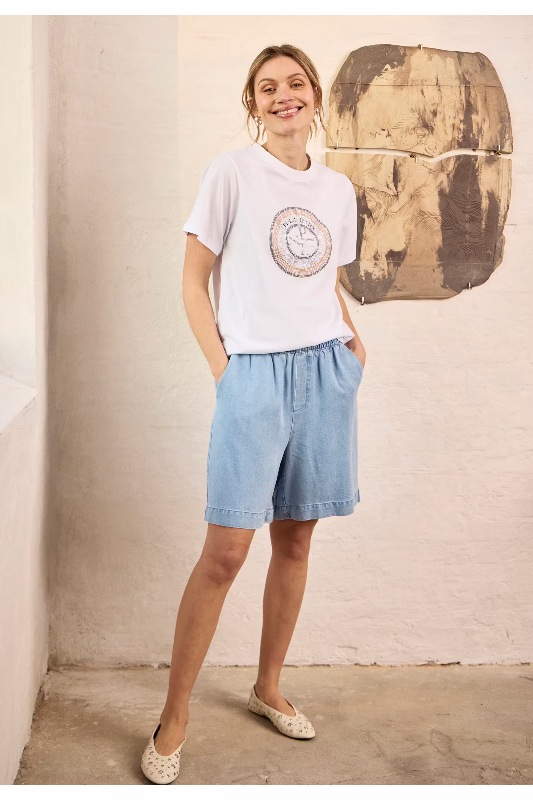 PZCHRISTA Shorts LOCATION NONE 50210544-200008