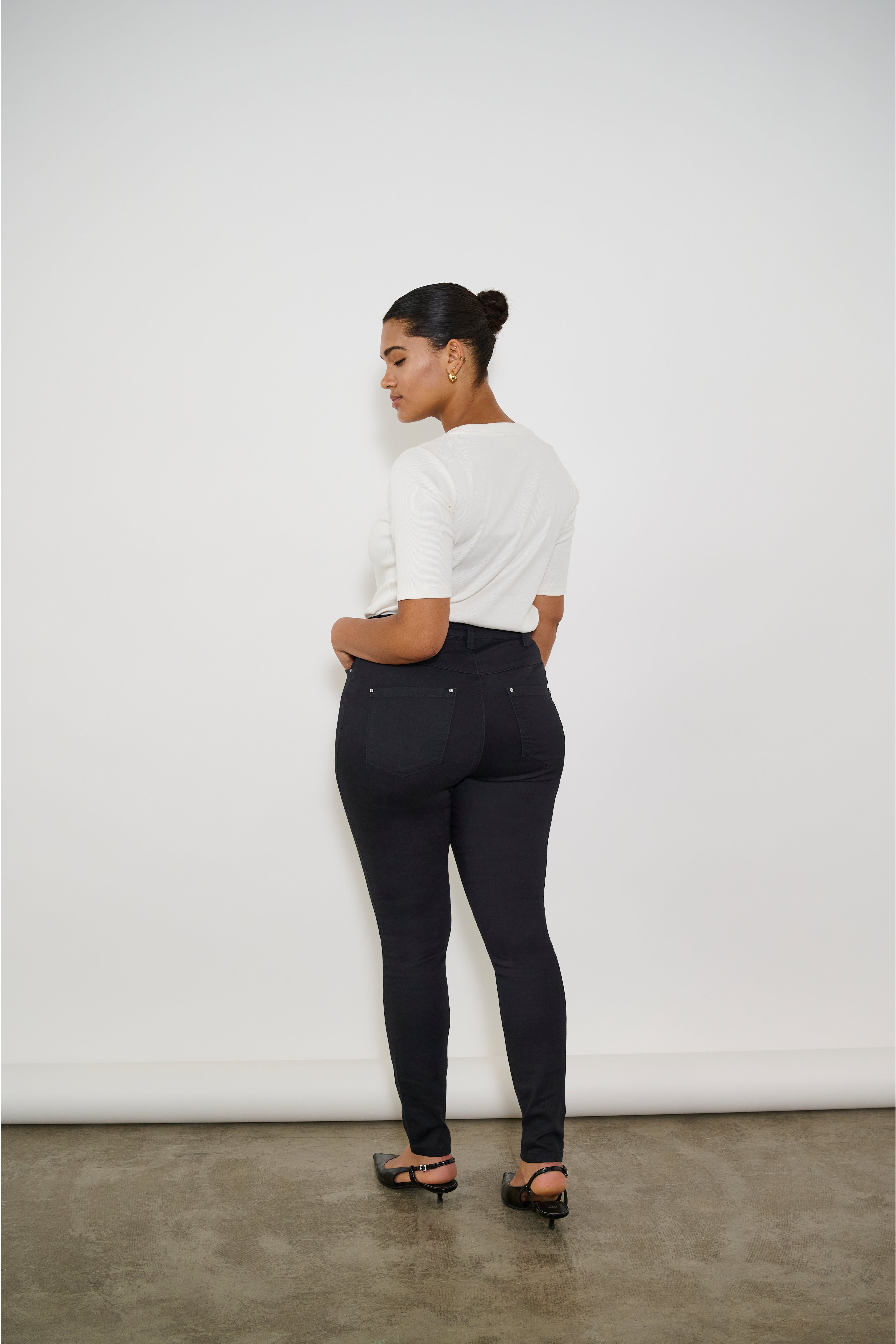 KCwilla Ida Slim Jeans LOCATION NONE 10581270-100121