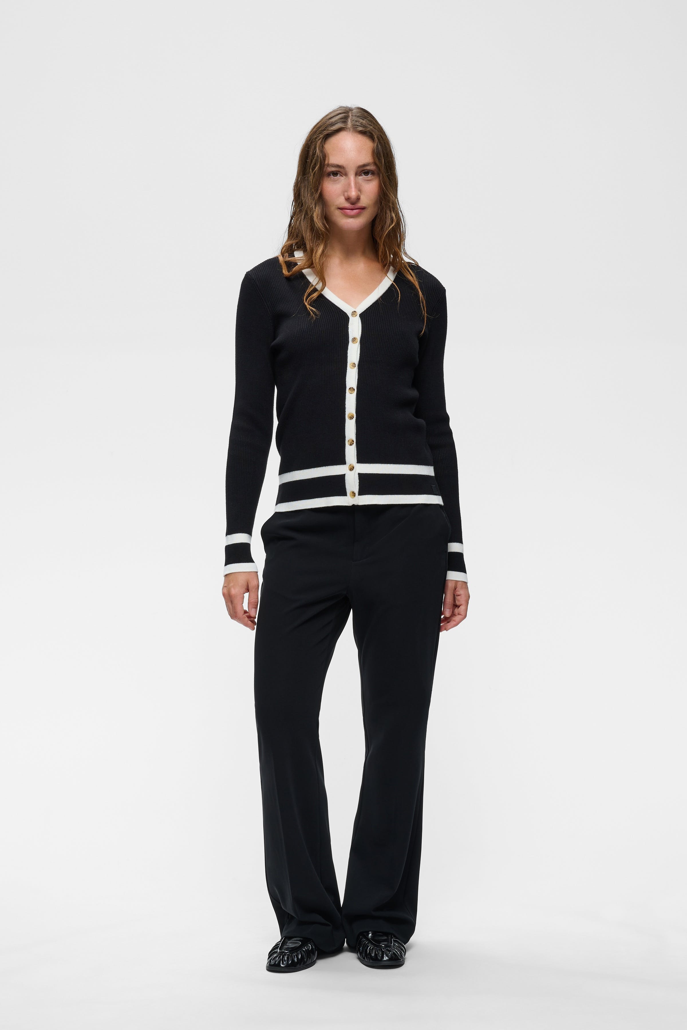 LeenahIW Cardigan LOOKBOOK FRONT 30110673-303487
