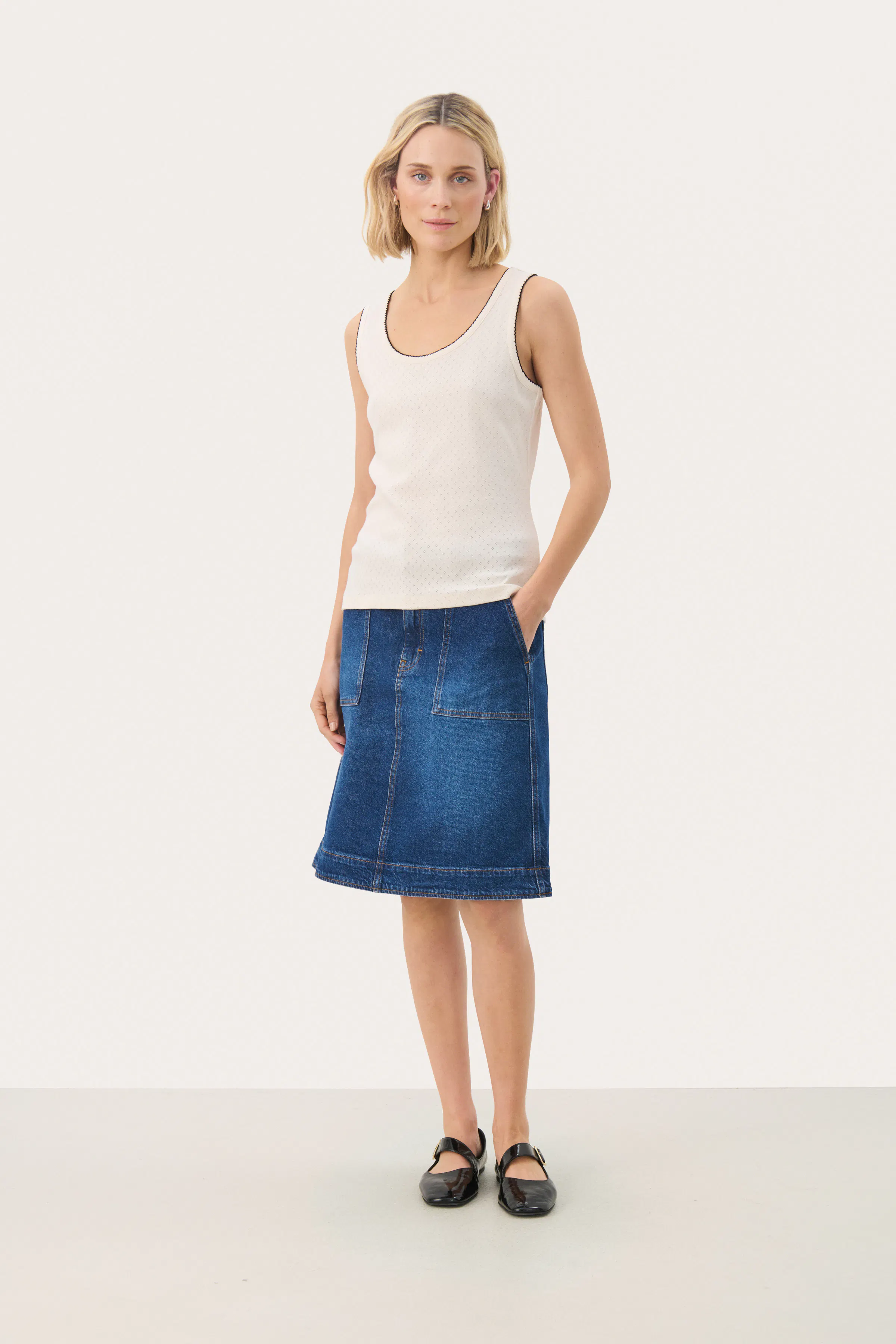 JuliannesPW Top LOOKBOOK FRONT 30309844-120601