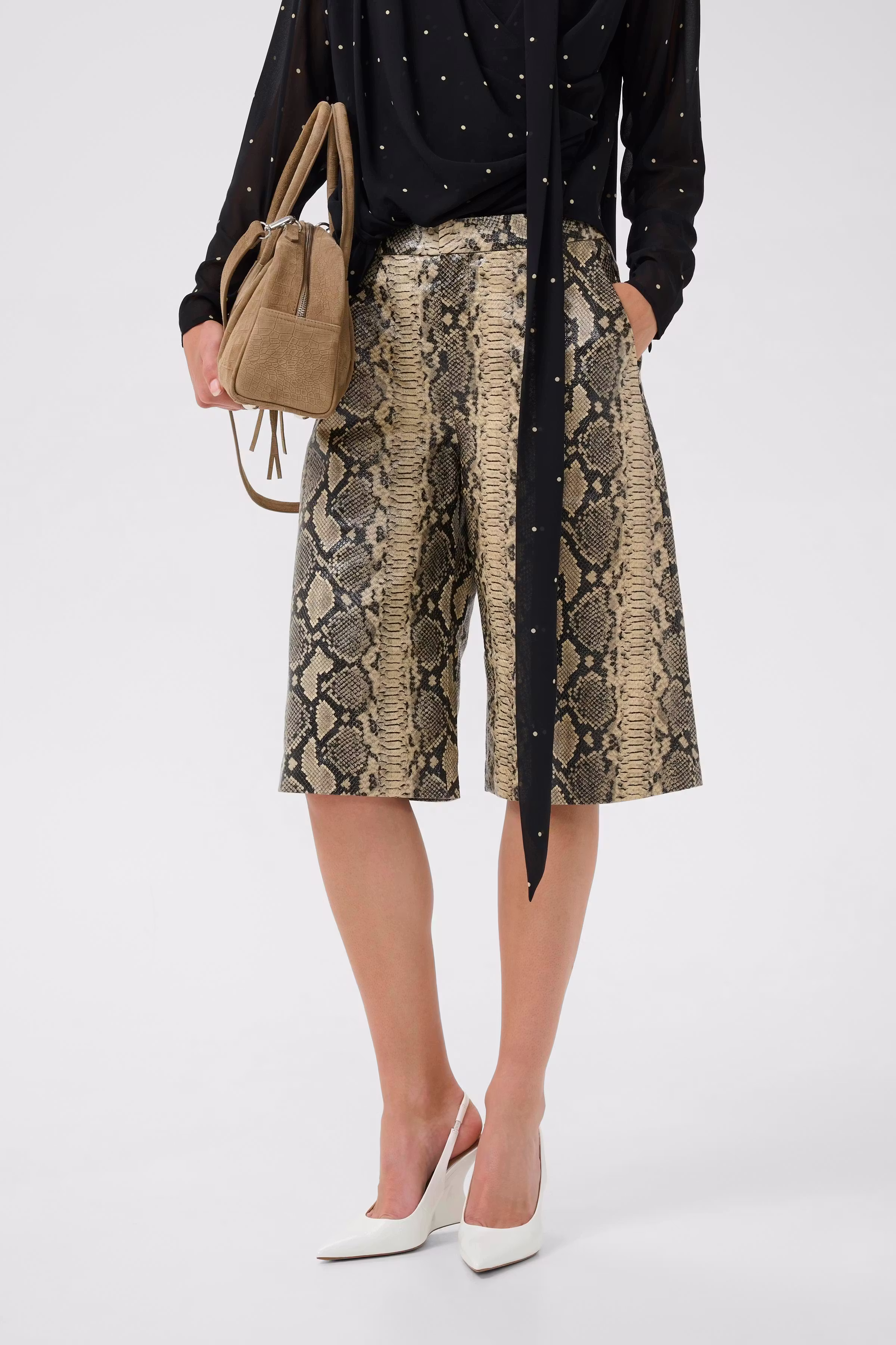 GZallis Leder Shorts LOOKBOOK FRONT 10911123-109237
