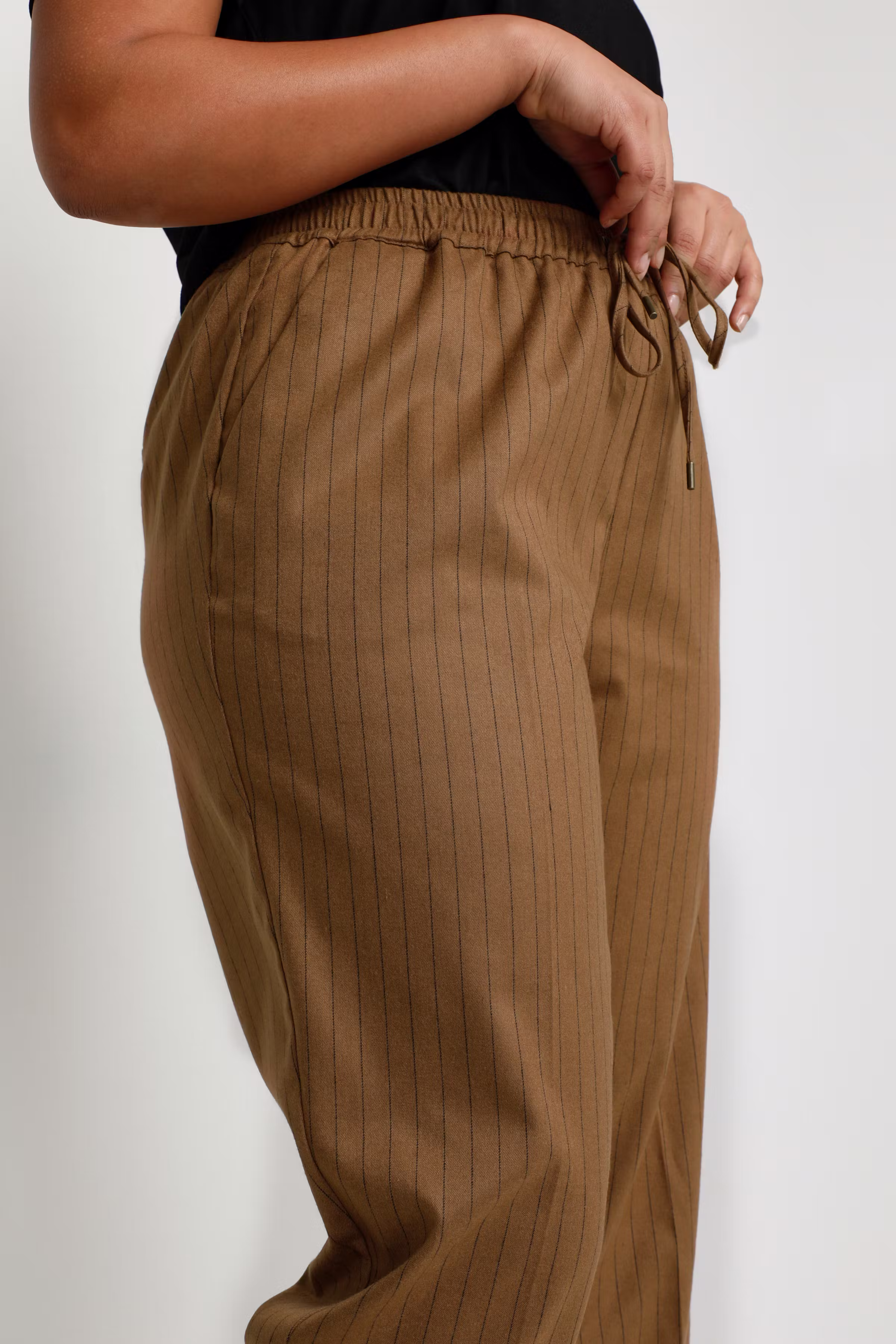 KCelonda Trousers LOOKBOOK DETAIL 10581078-103247