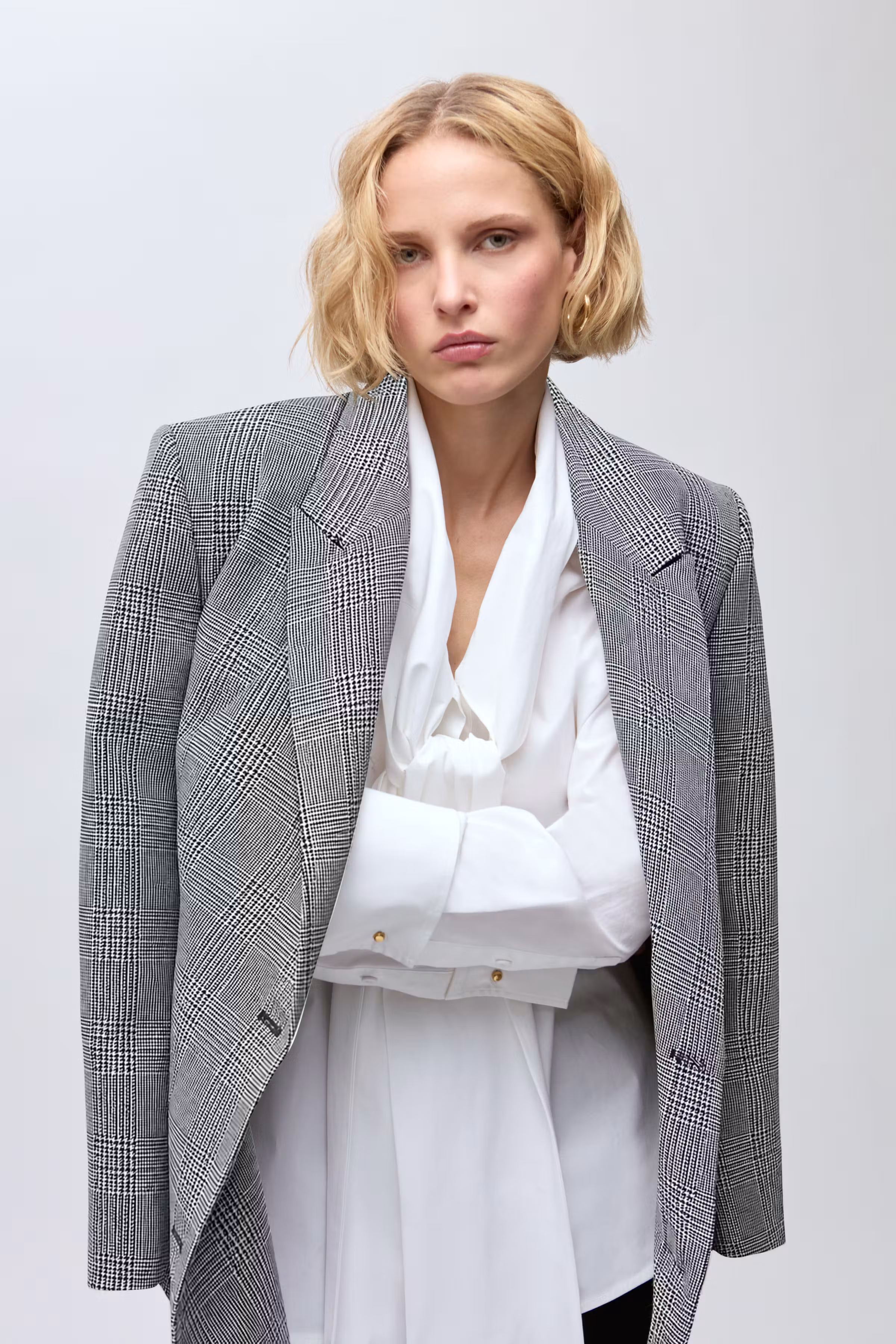 IOJunia Blazer LOOKBOOK FRONT 30600054-MC2161