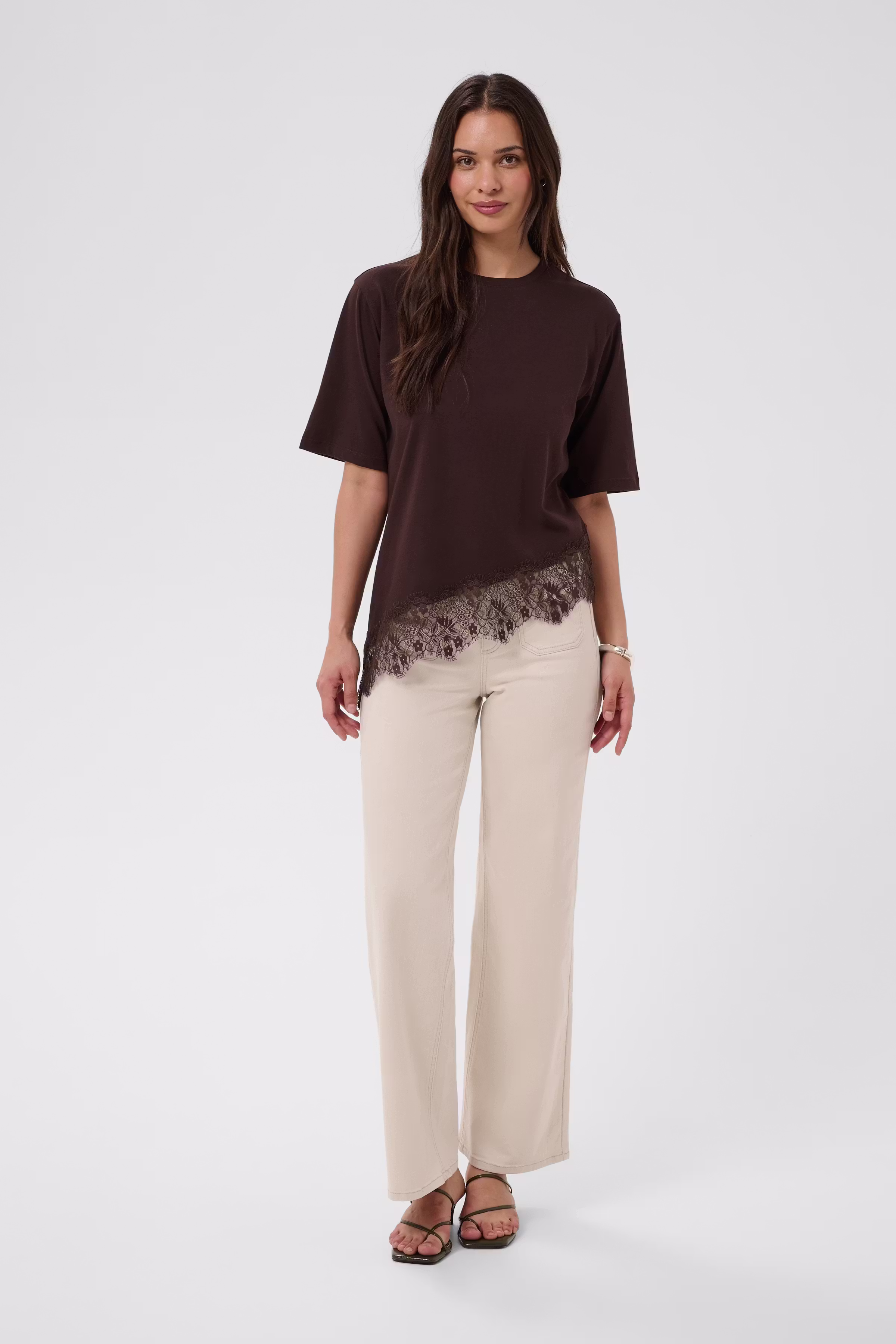 KAmelis T-shirt LOOKBOOK FRONT 10512730-190915