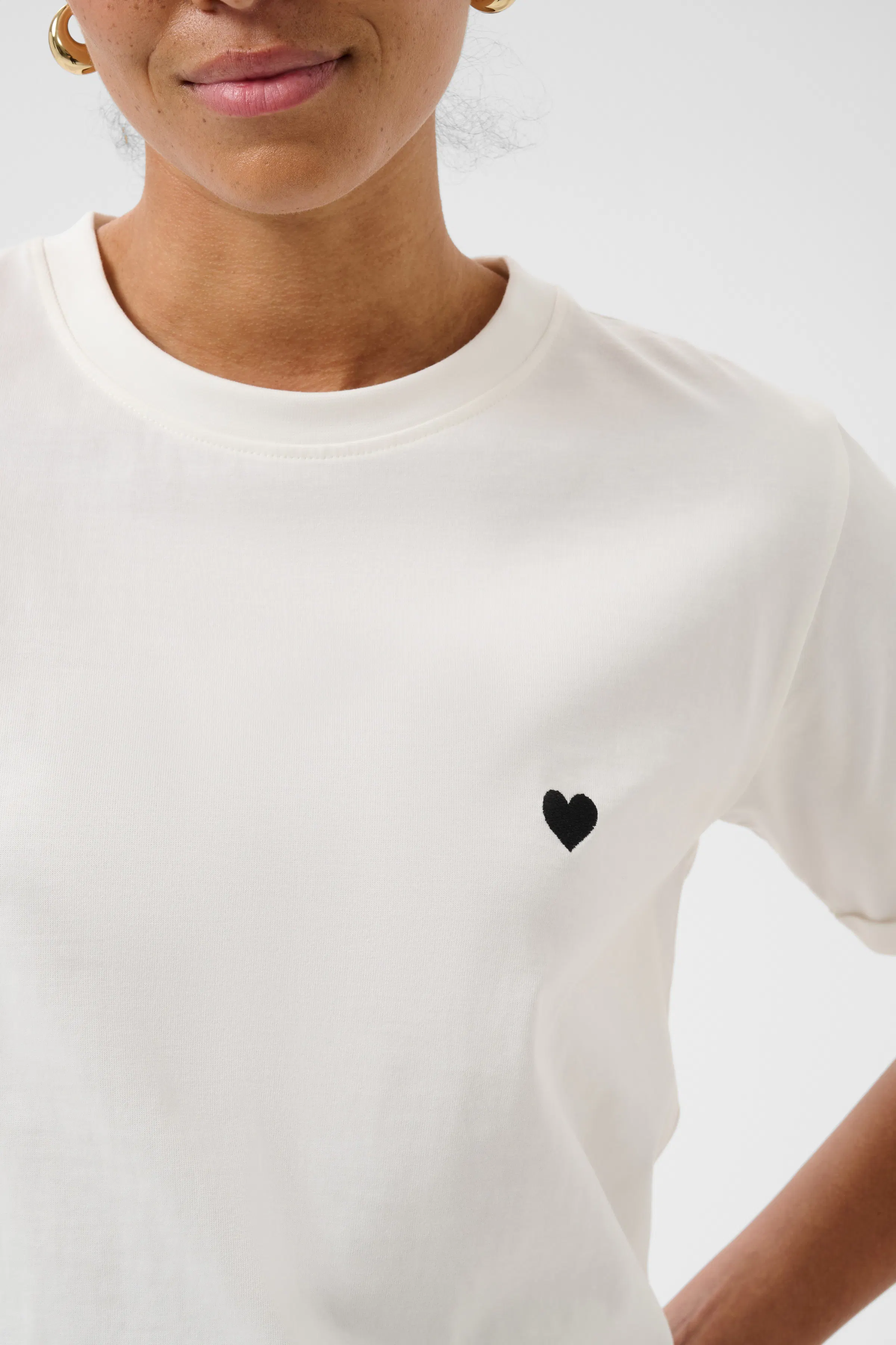KAheart T-shirt LOOKBOOK DETAIL 10510386-109559