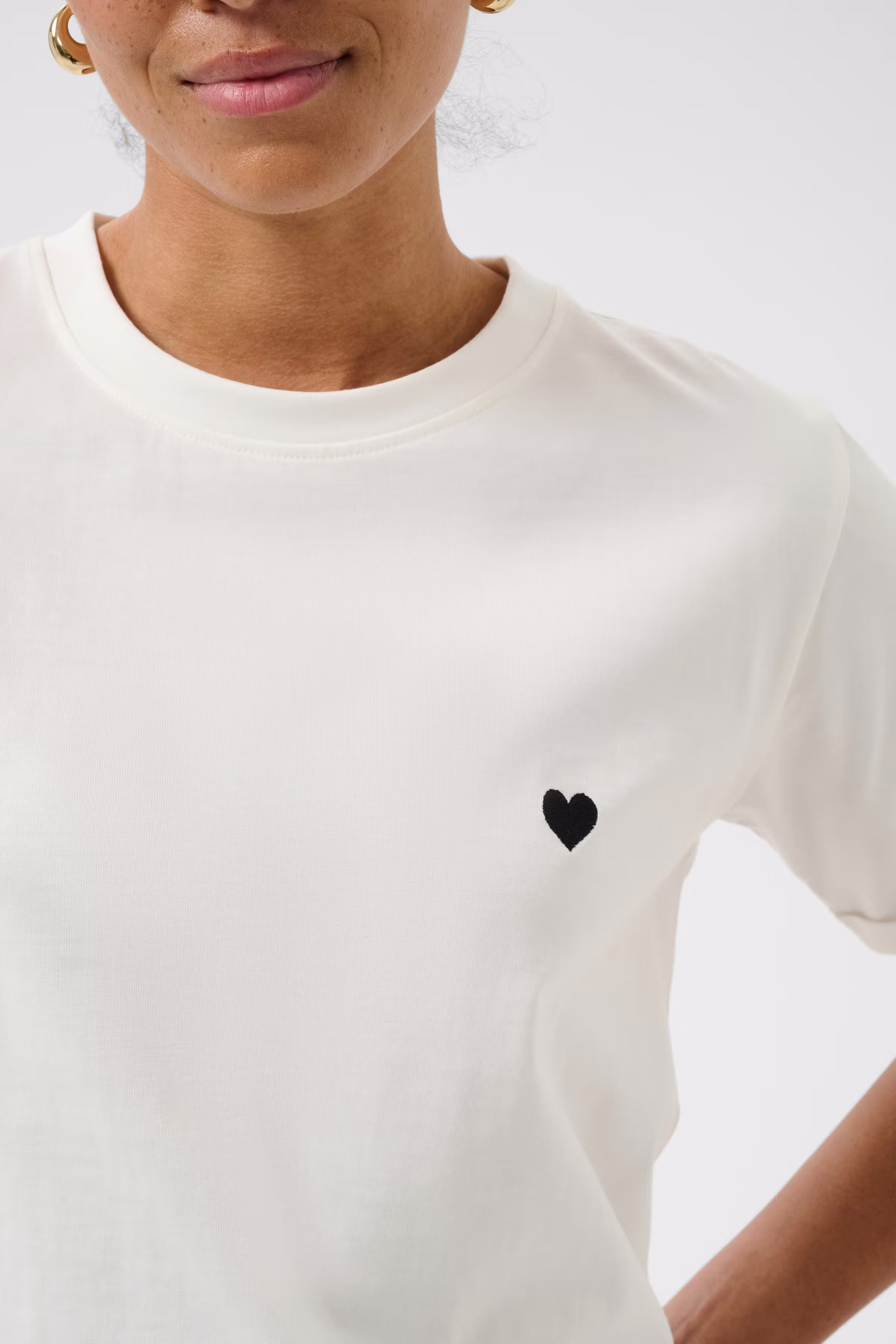 KAheart T-shirt LOOKBOOK DETAIL 10510386-109559