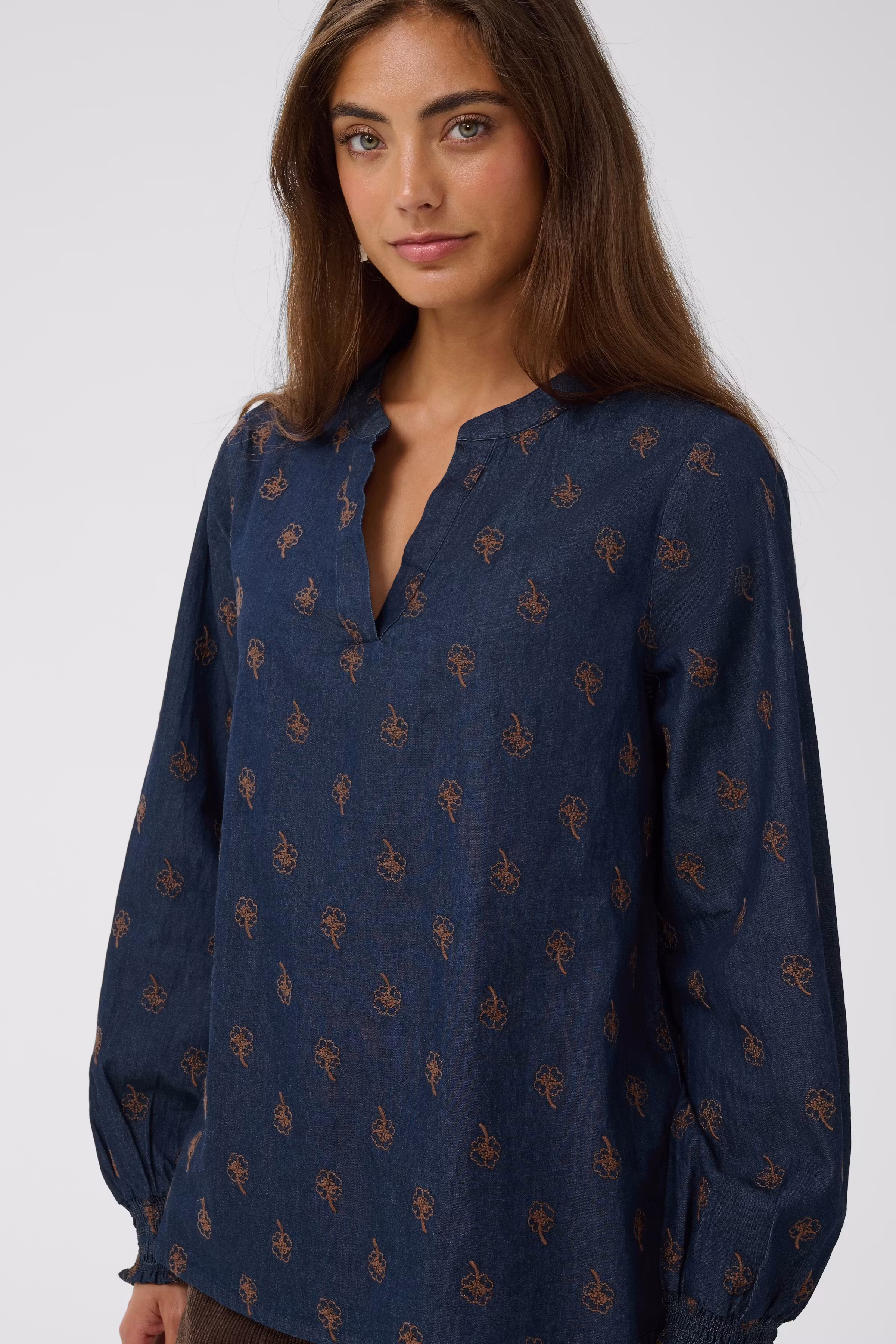CUclover Bluse LOOKBOOK DETAIL 50113776-500119