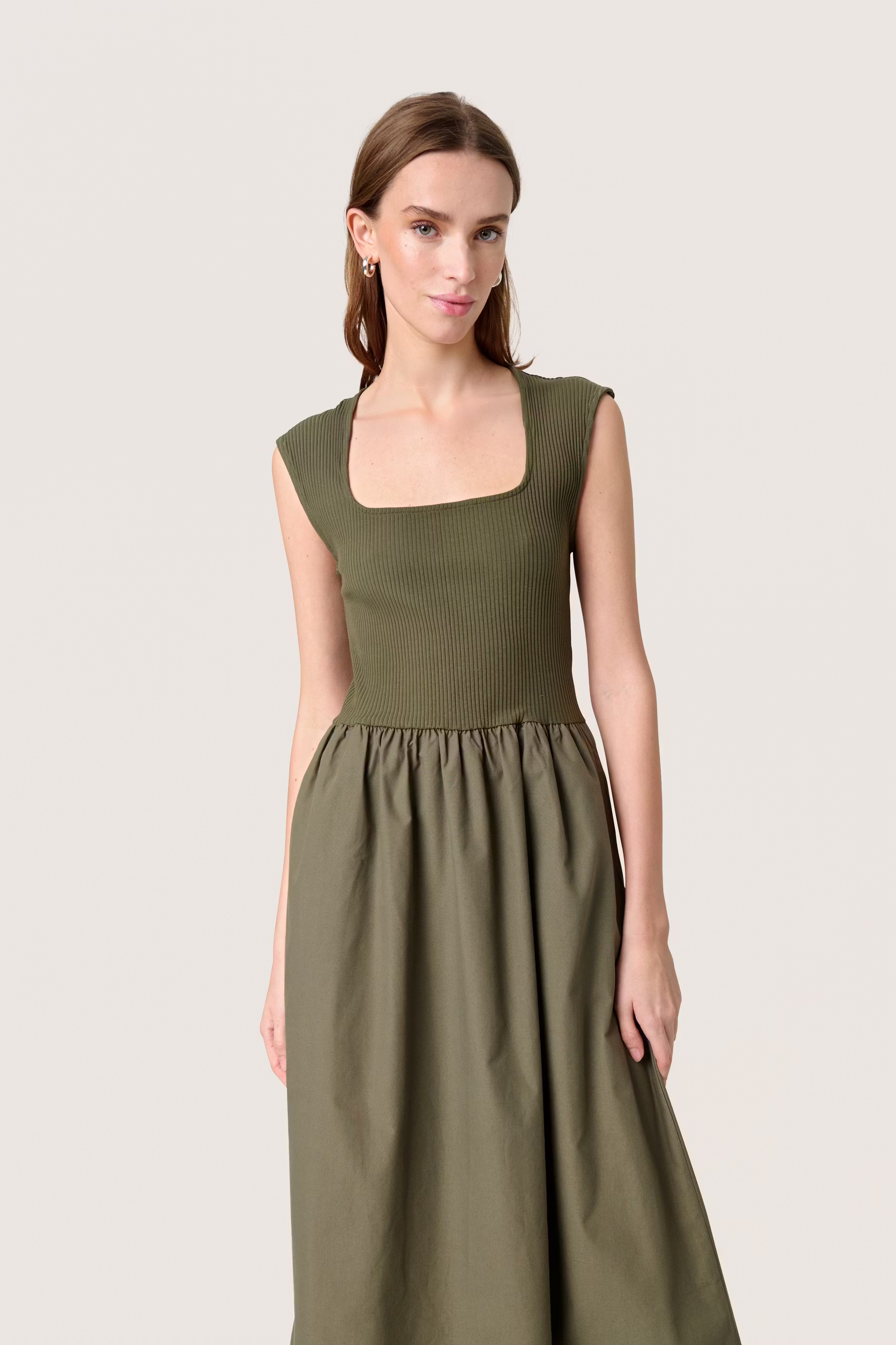 SLSimone Dress LOOKBOOK FRONT 30407490-190511