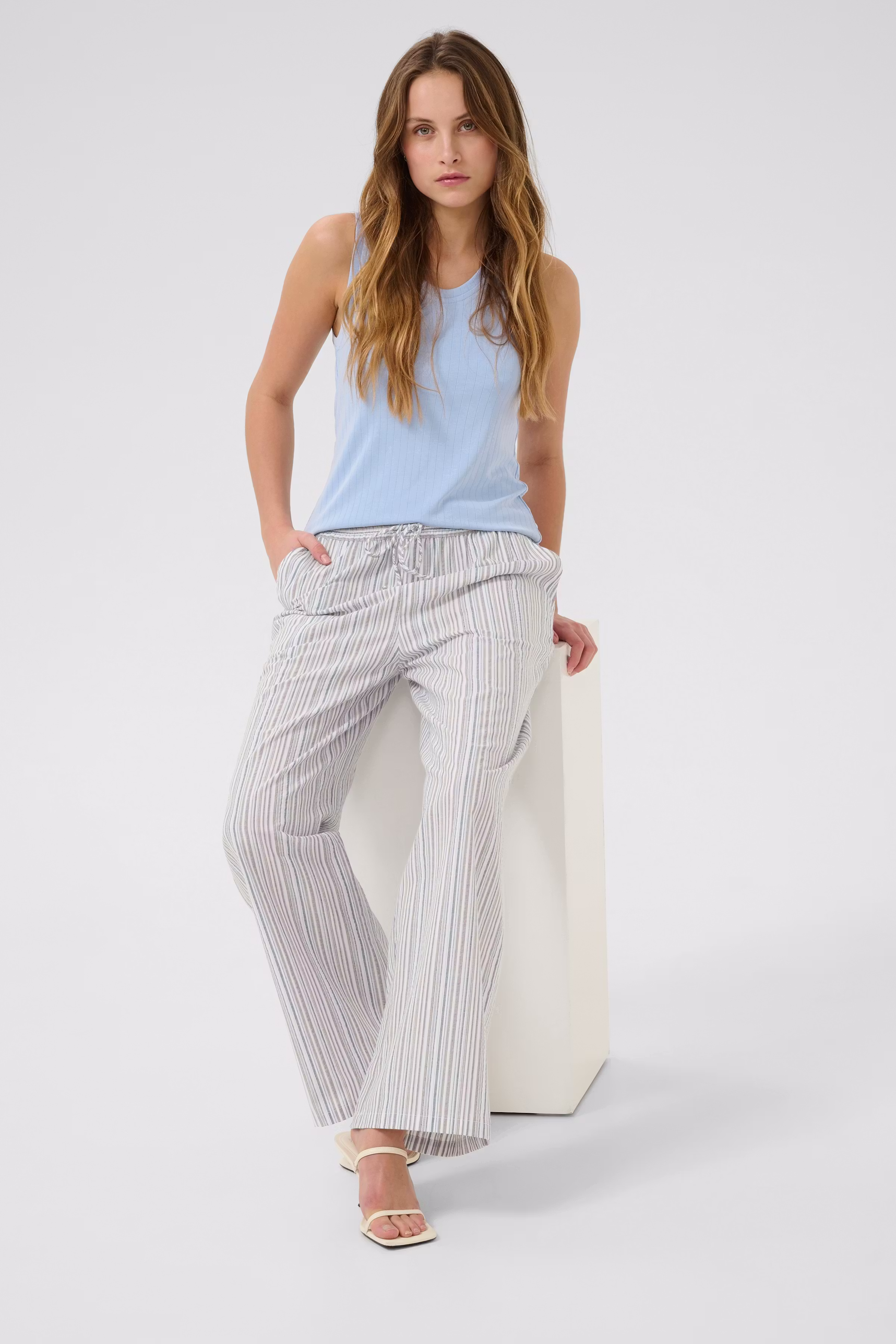 CUtwila Hose LOOKBOOK DETAIL 50111888-107645