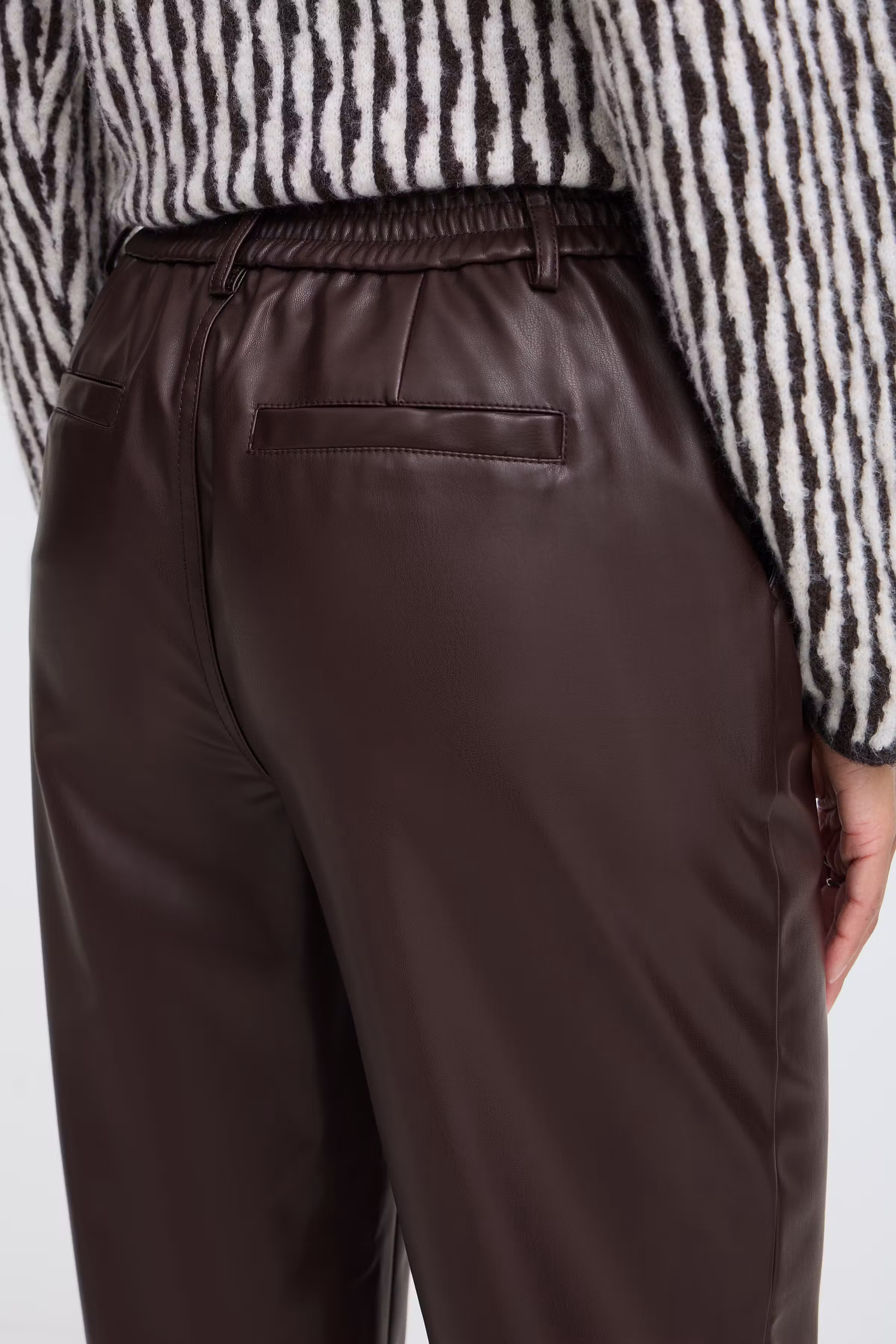 BYDAJA Bukser LOOKBOOK DETAIL 20816991-191016
