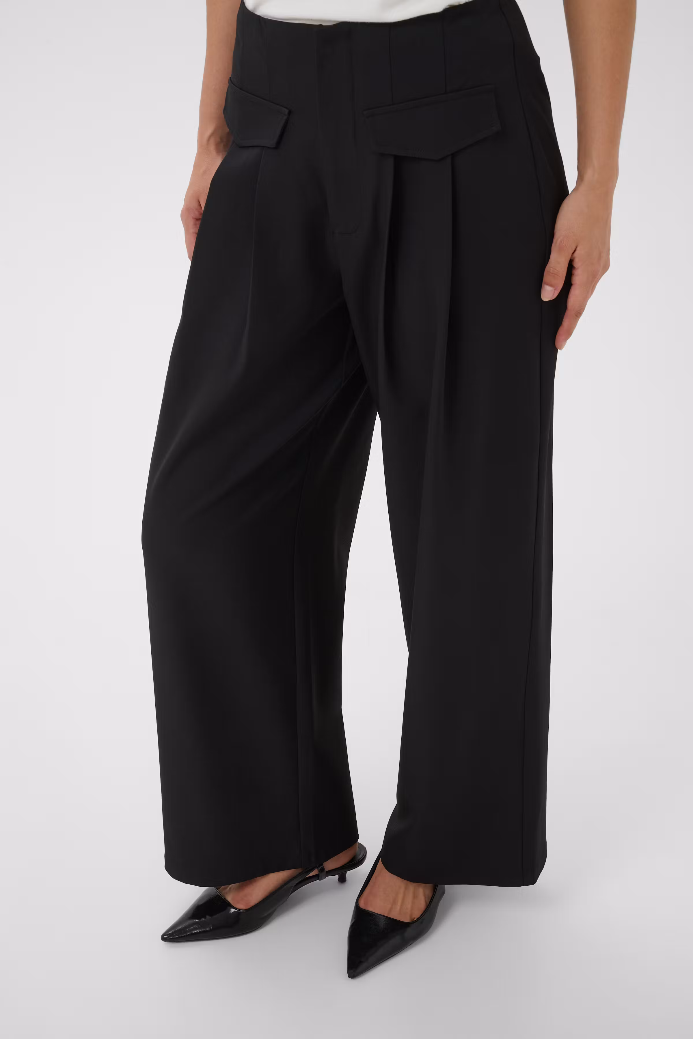 KAruna Trousers LOOKBOOK DETAIL 10512973-100121