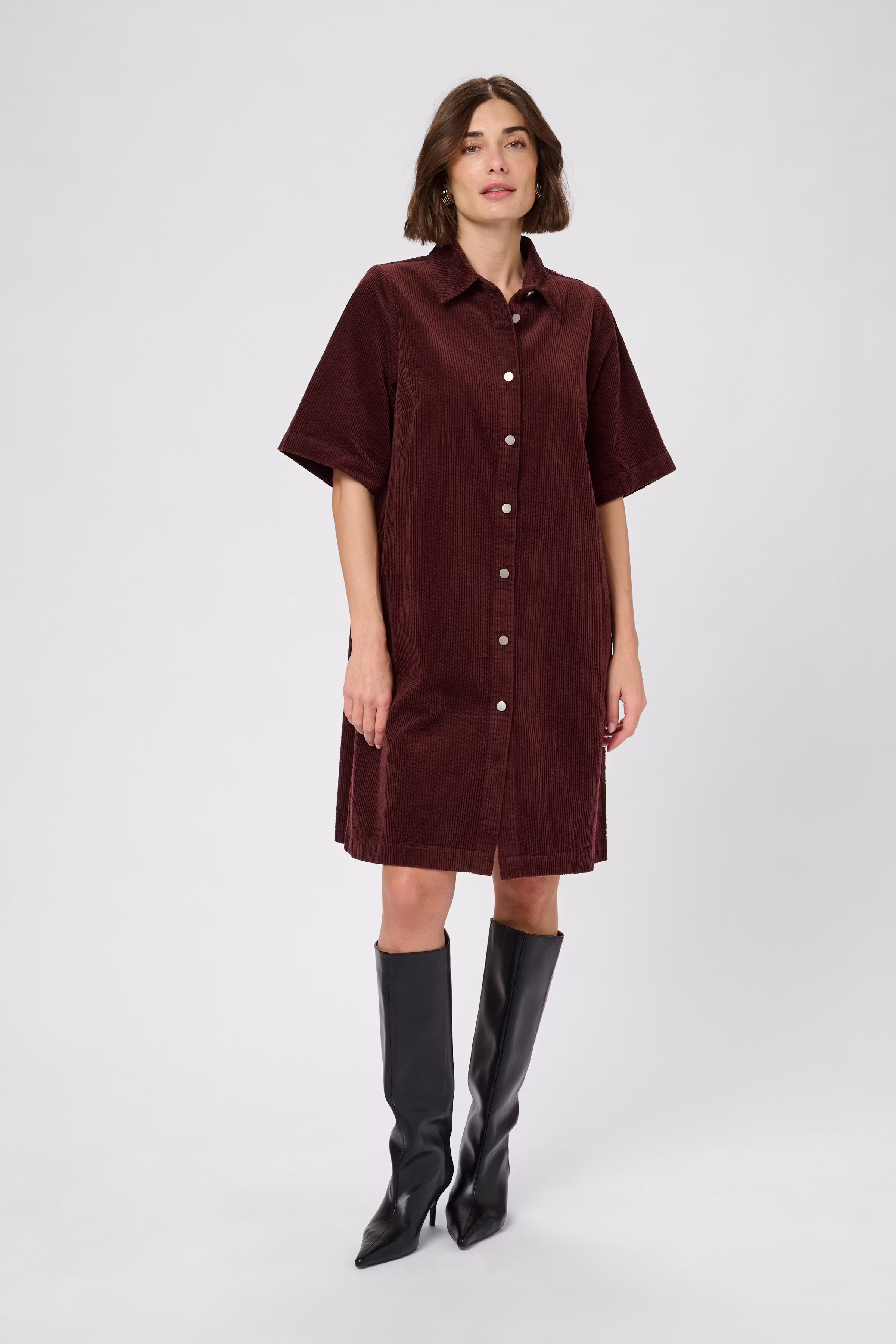 CUbaela Cordkleid LOOKBOOK FRONT 50112267-191317