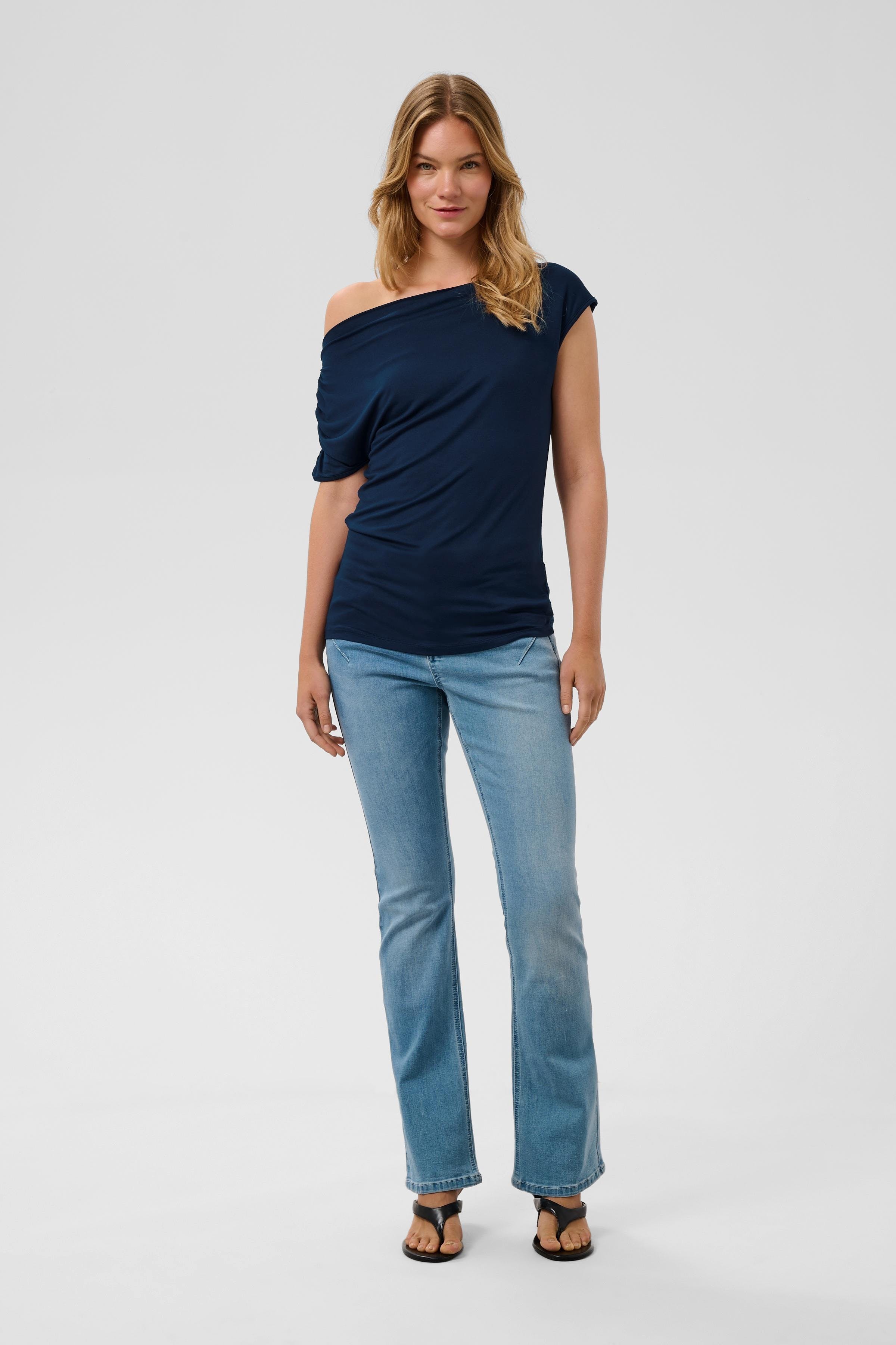 CRSonya Top LOOKBOOK FRONT 10615791-193923