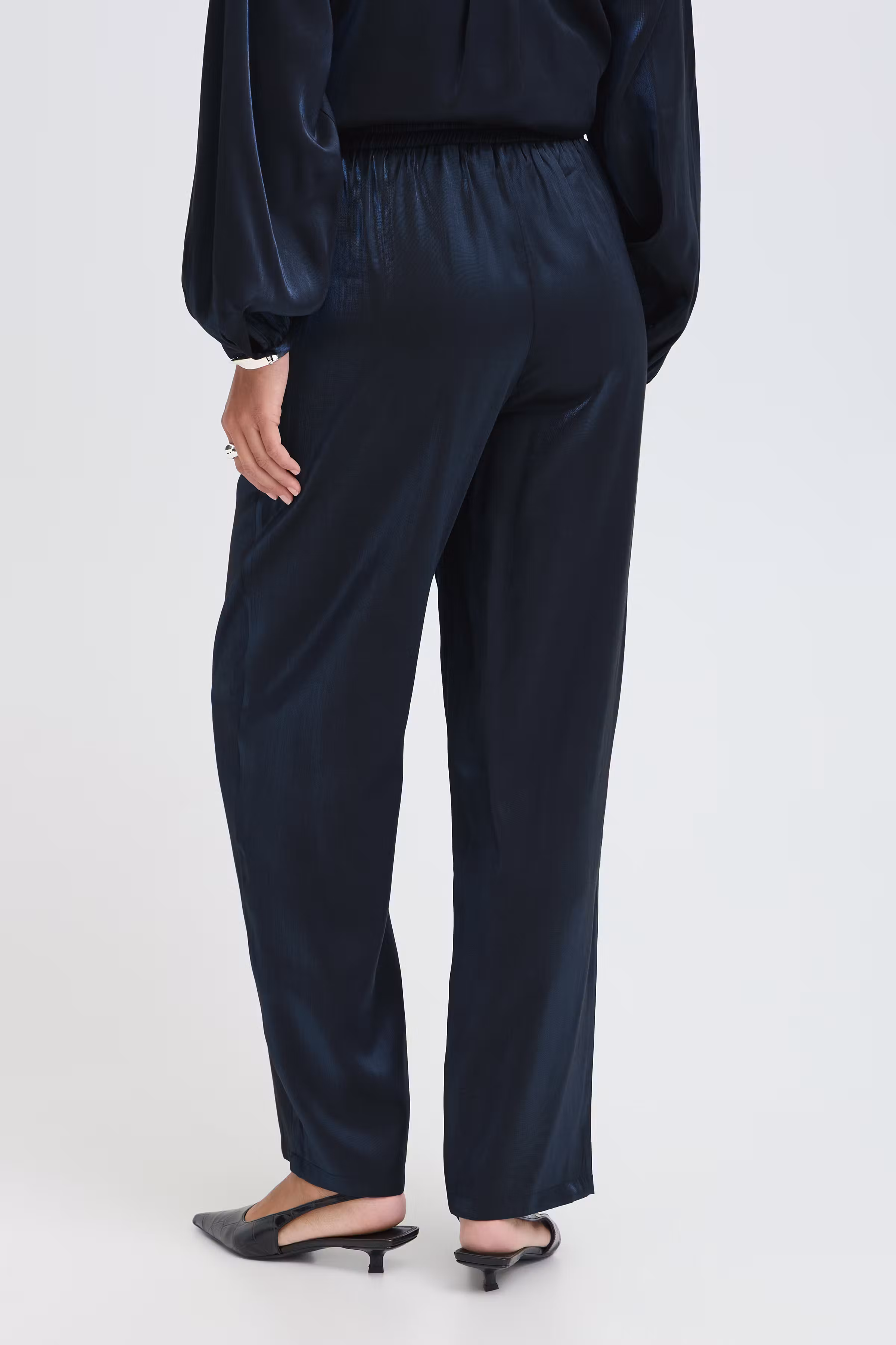 FRHIRA Hose LOOKBOOK BACK 20618669-194011