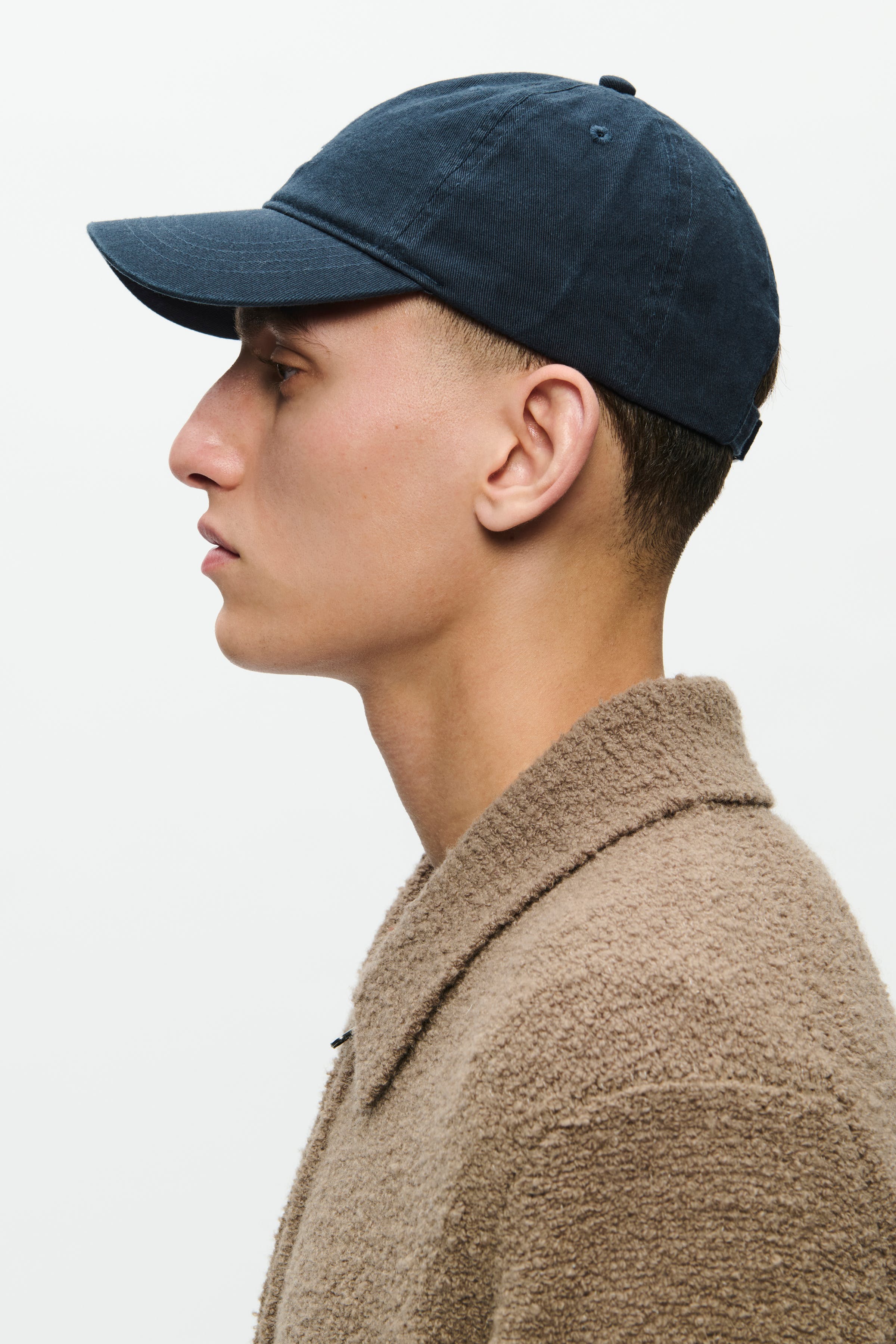 WWW.W.cap Kappe LOOKBOOK DETAIL 30251641-194011