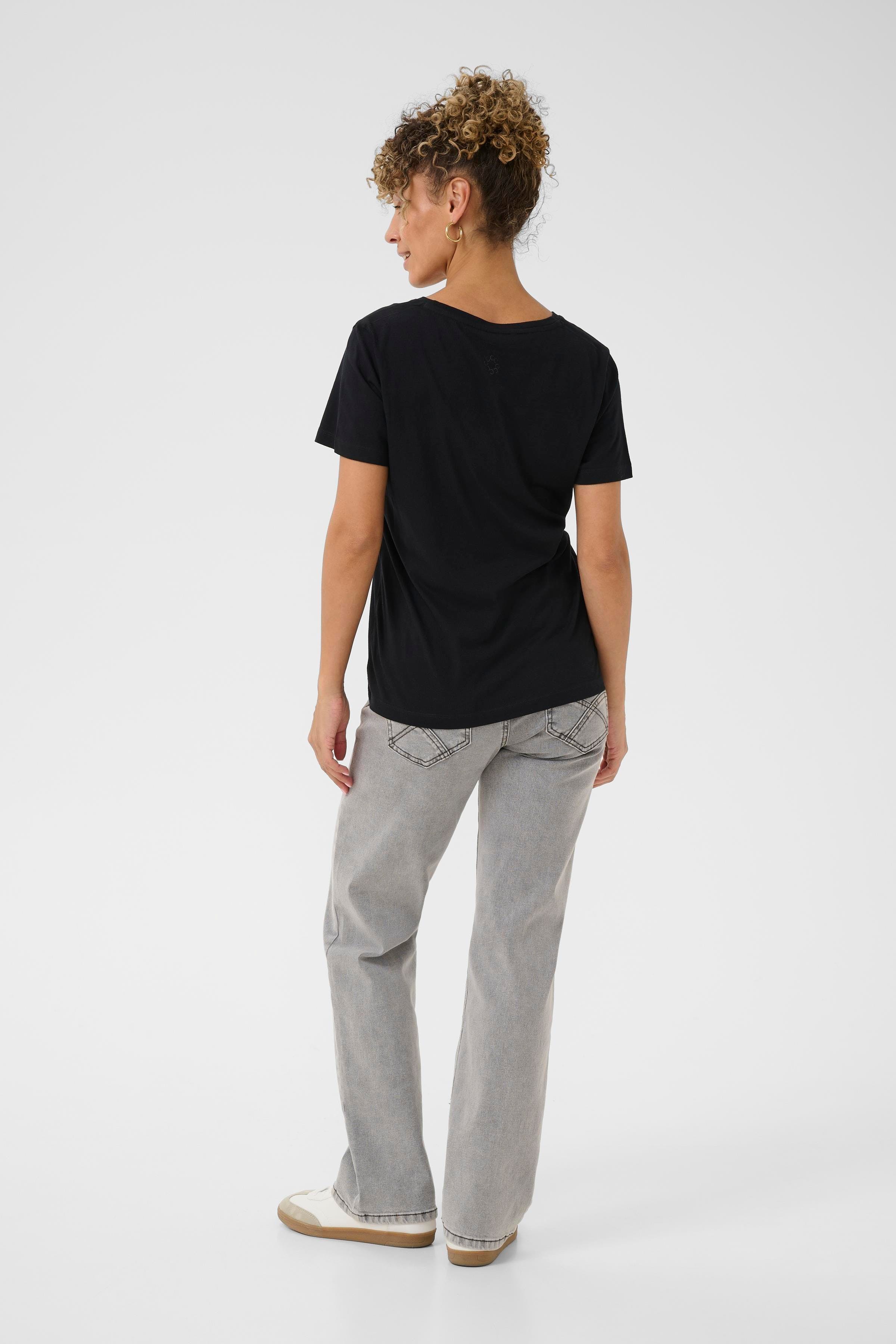 CRnaia v-neck T-shirt

 LOOKBOOK BACK 10604508-61907