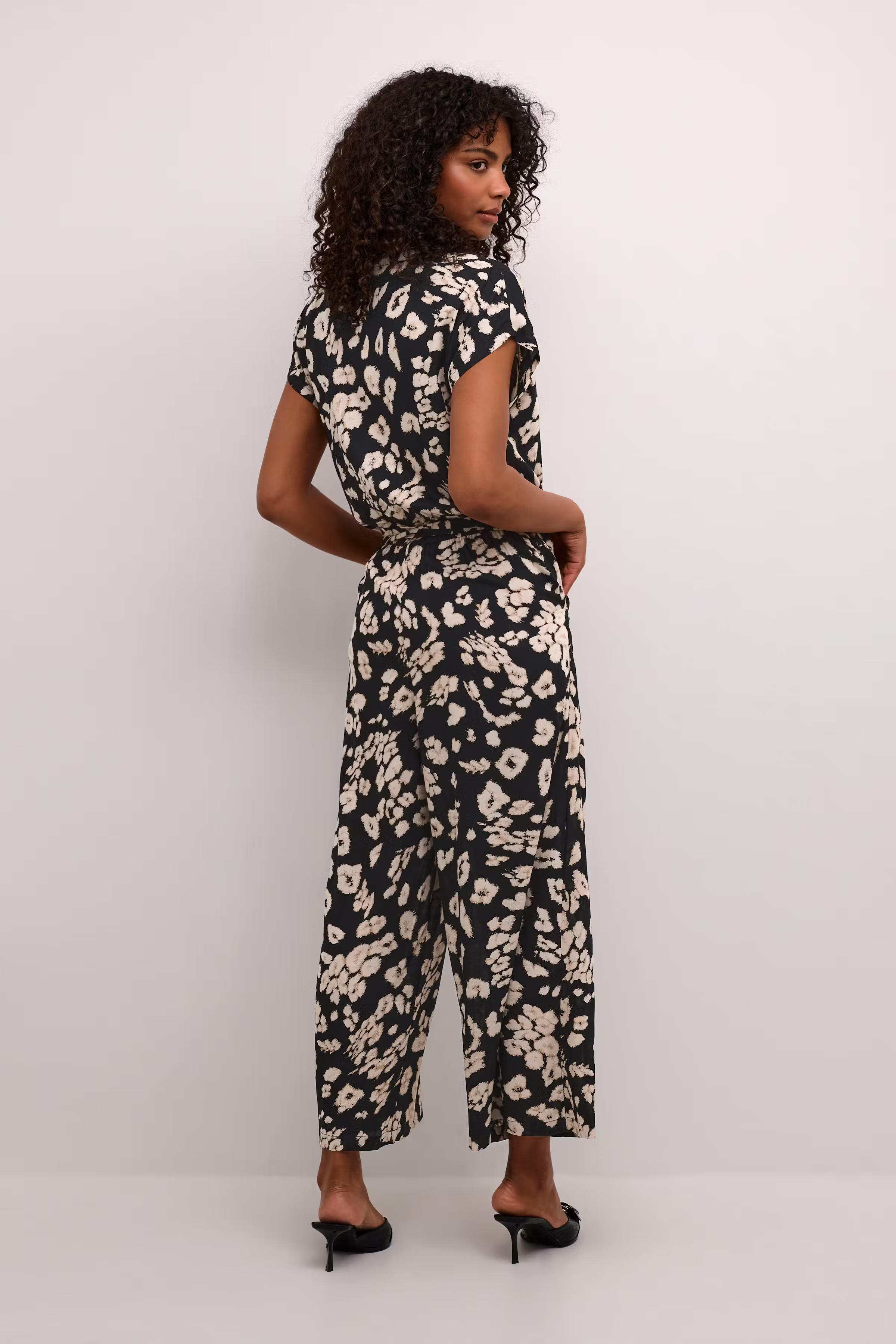 KAbeathe Jumpsuit LOOKBOOK BACK 10508898-106181
