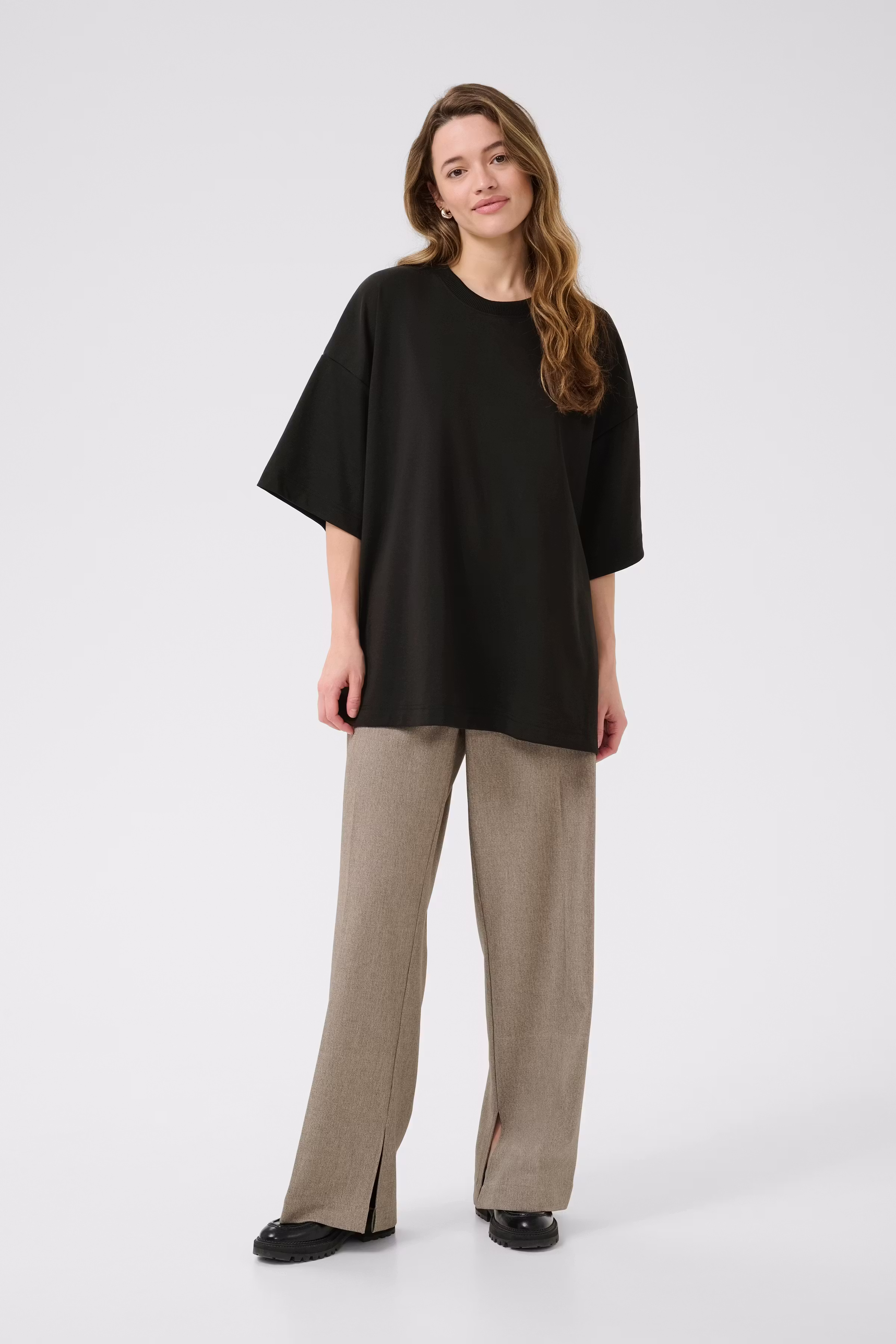 KAjenny T-shirt LOOKBOOK FRONT 10510363-100121