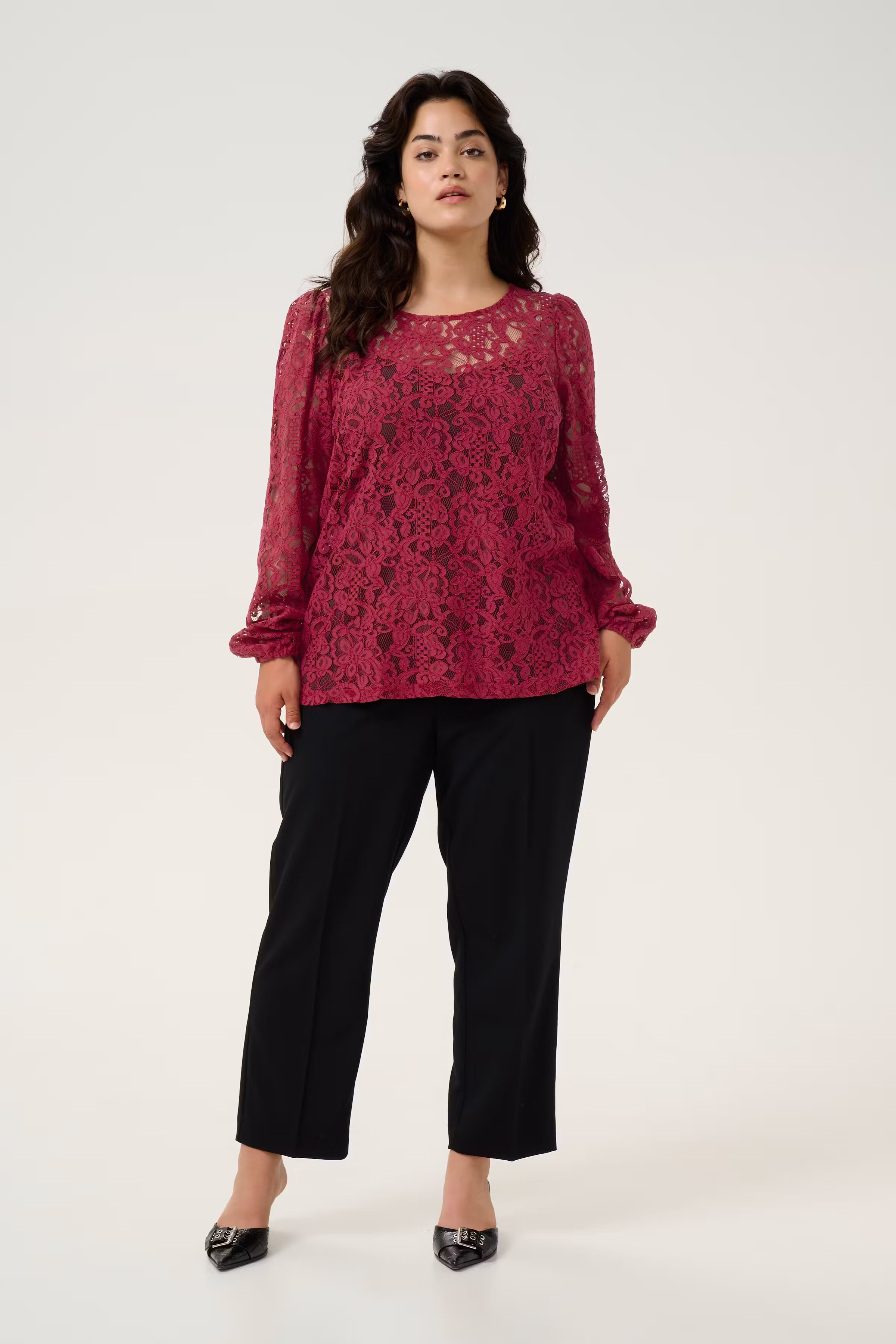 KClanica Blondebluse LOOKBOOK FRONT 10583127-191940