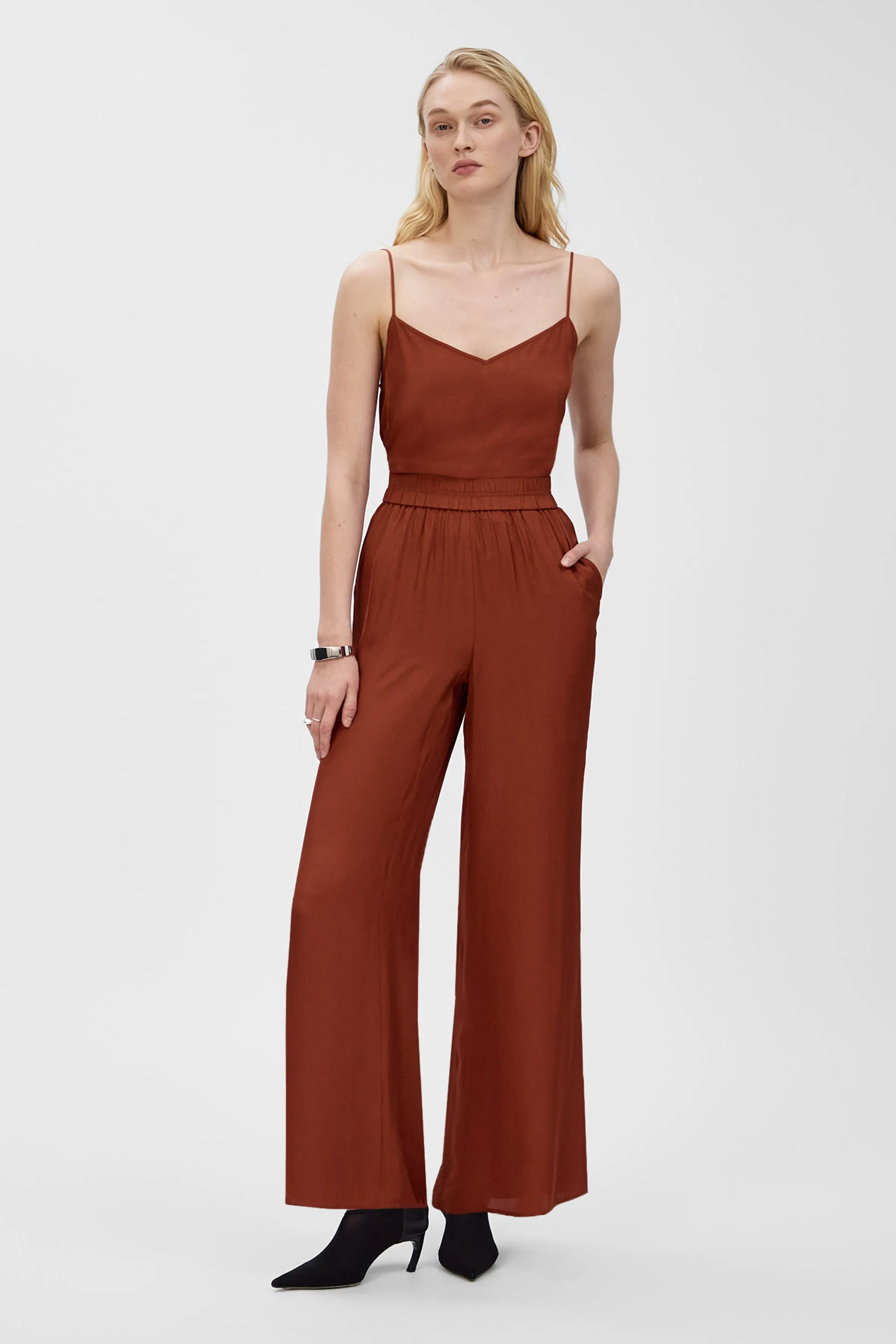 PIA Trousers LOOKBOOK FRONT 30600614-RE378