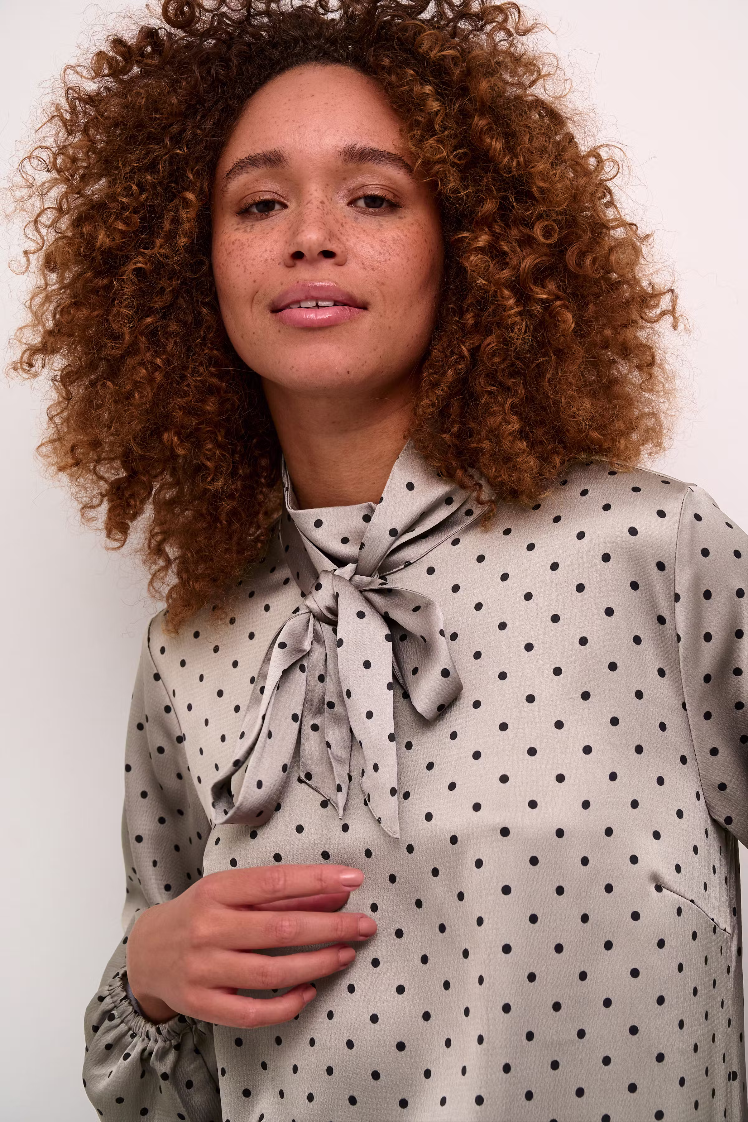 KAdonna Bluse LOOKBOOK DETAIL 10509245-106645