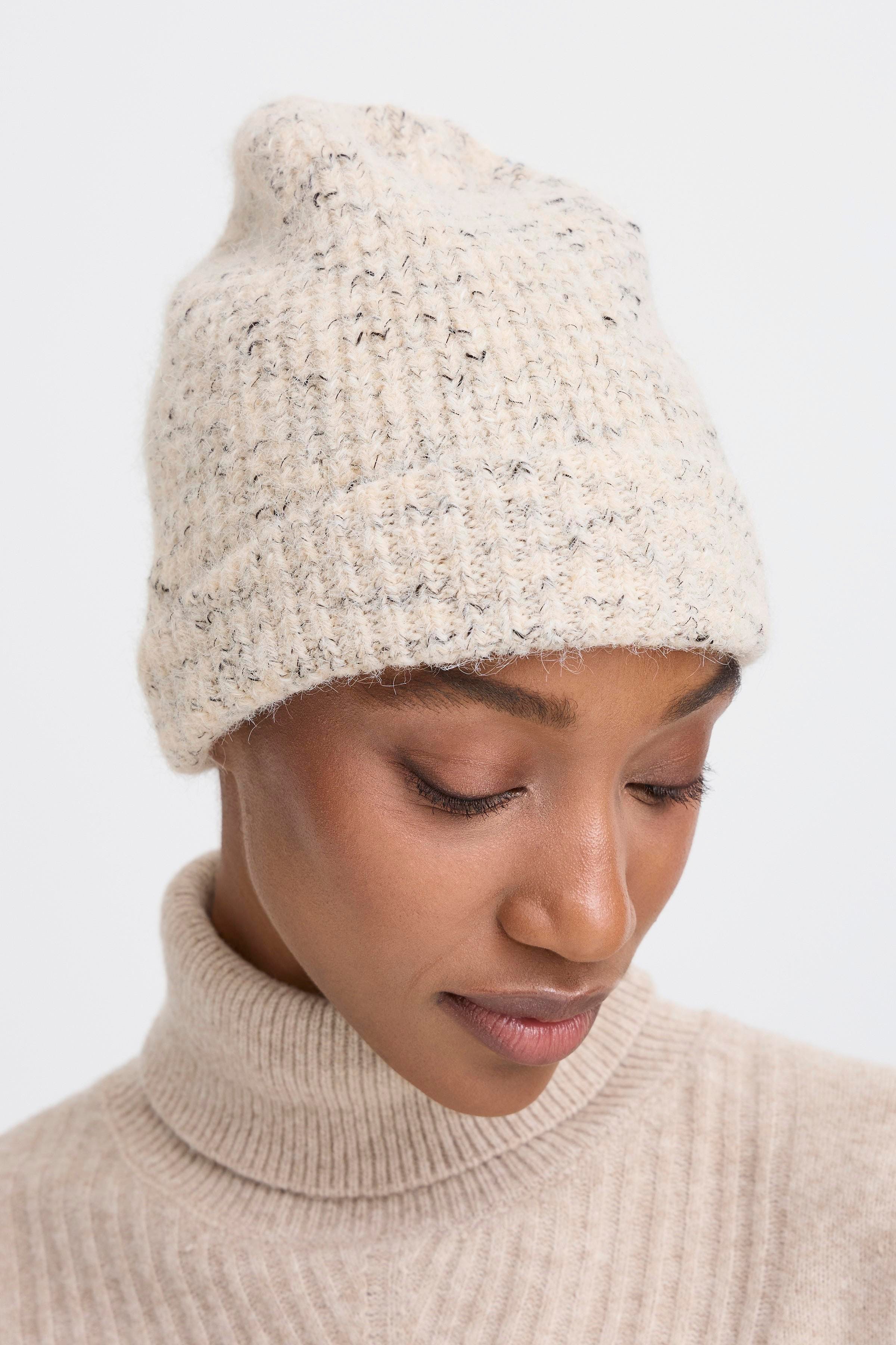 IALIINA Hood LOOKBOOK FRONT 20124393-1243011