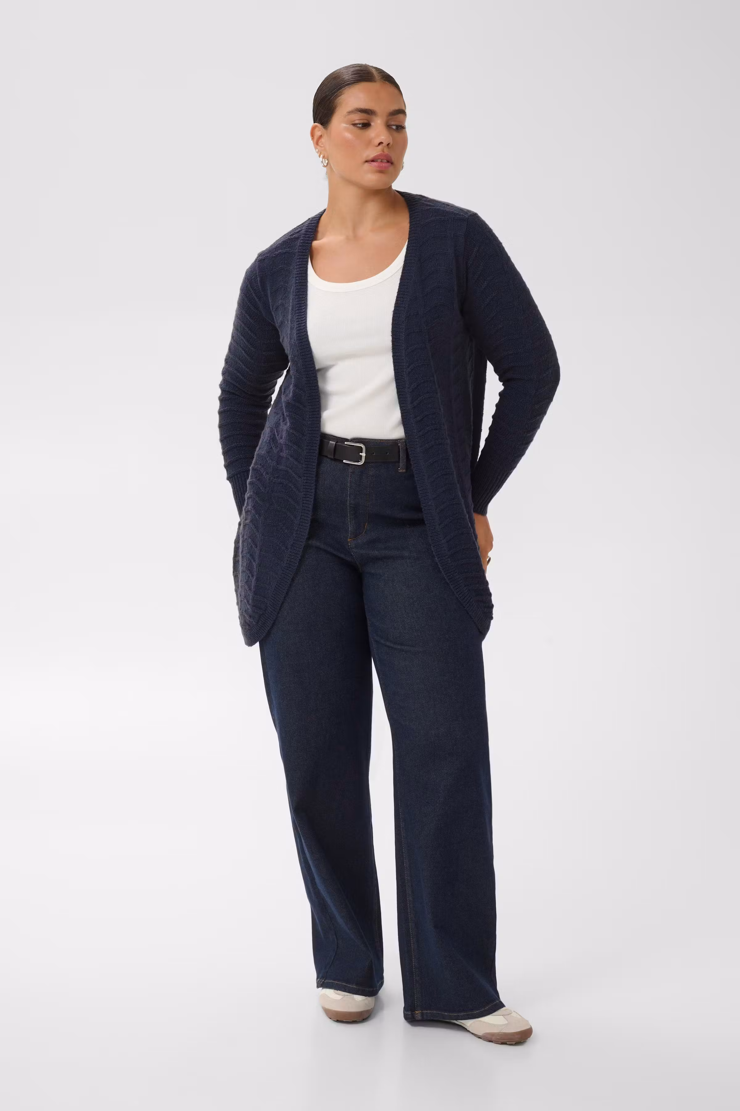 KCemana Cardigan LOOKBOOK FRONT 10580781-193927