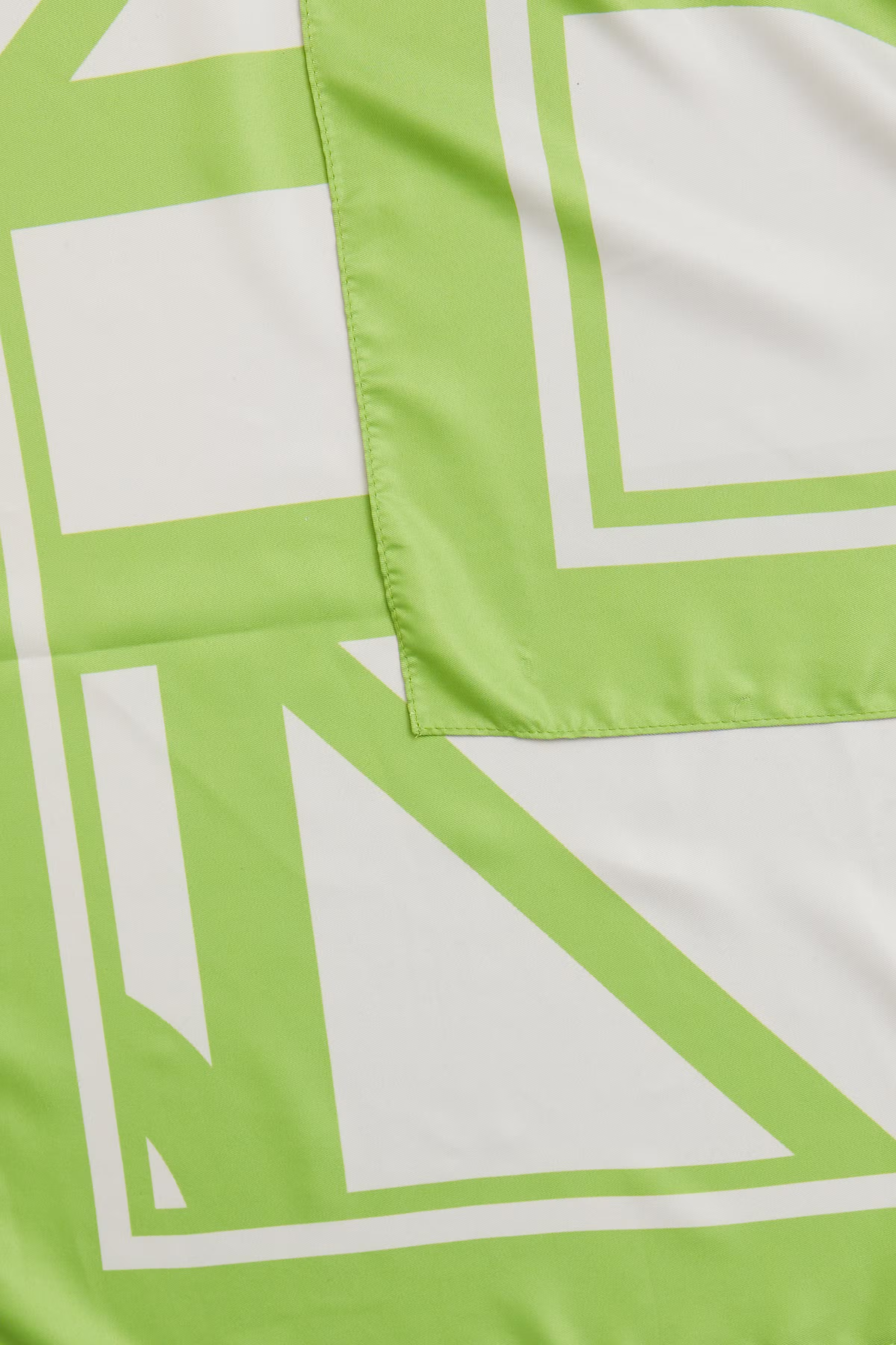 IALALAI Tuch PACK DETAIL 20120531-150341