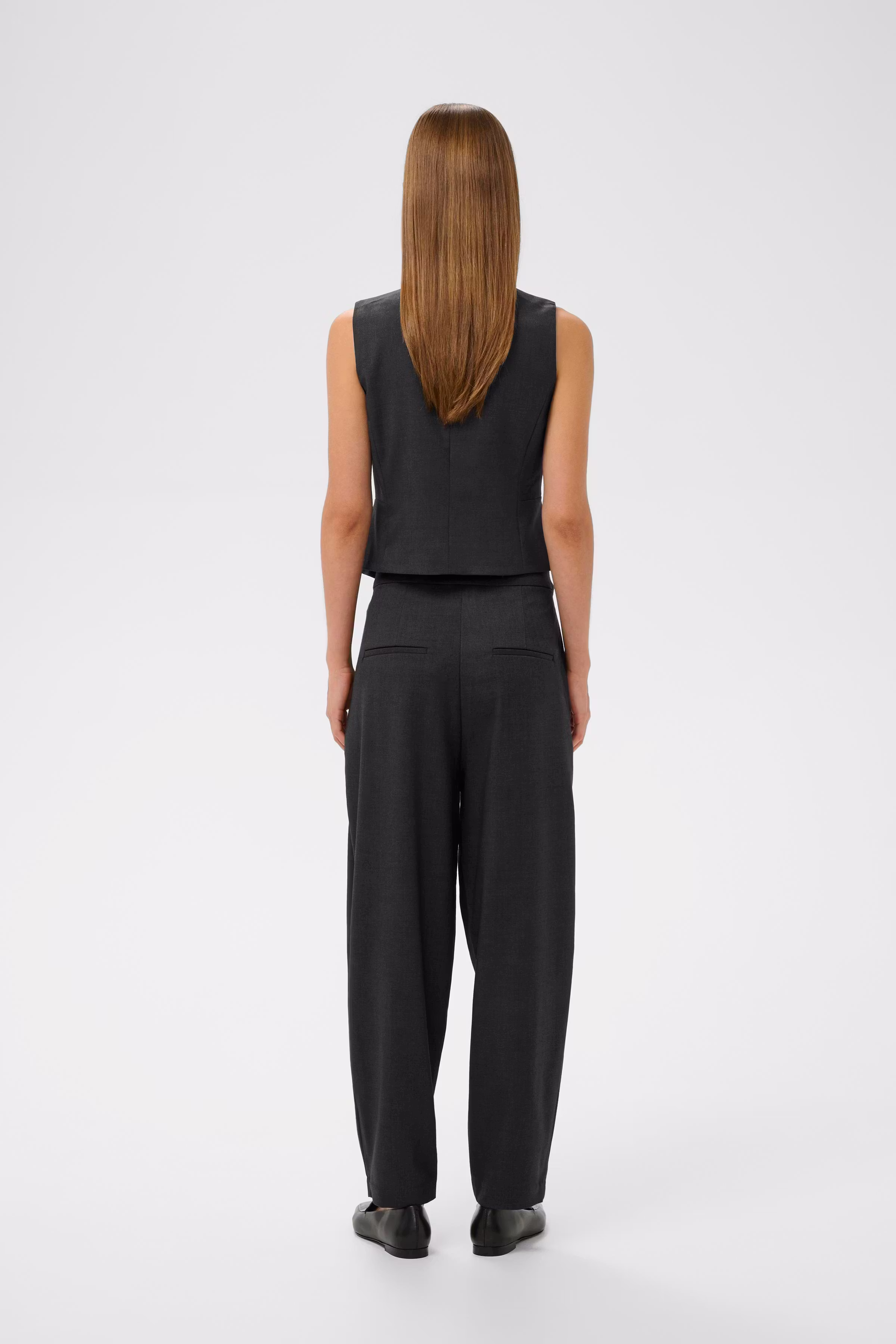 YuktaIW Hose LOOKBOOK BACK 30111165-301744