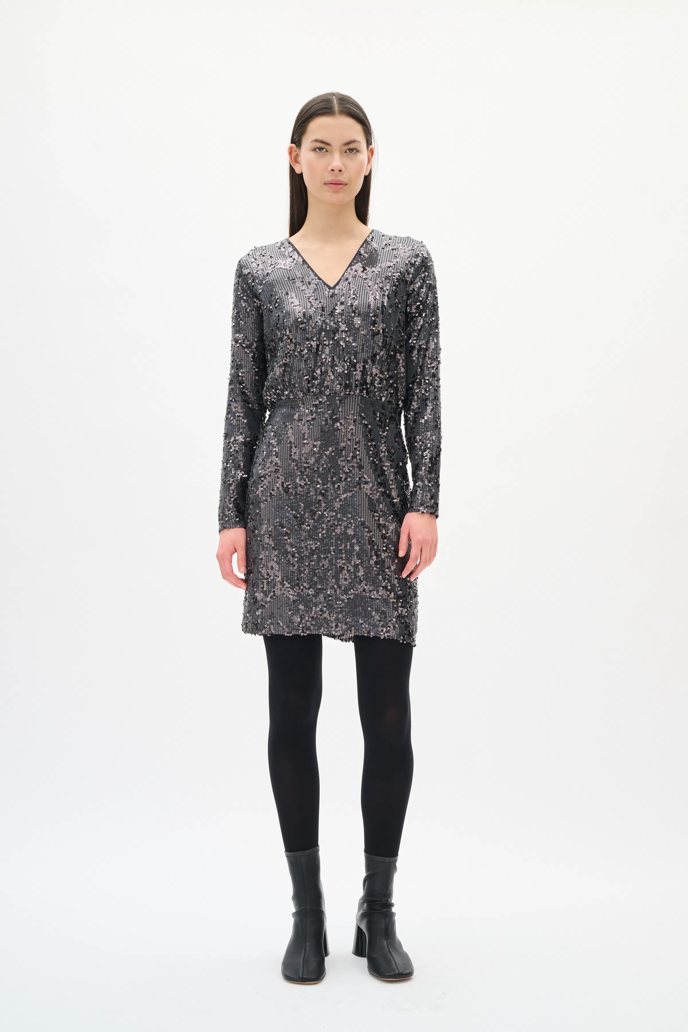 KIMBAIW sequin Dress LOOKBOOK FRONT 30112129-145002
