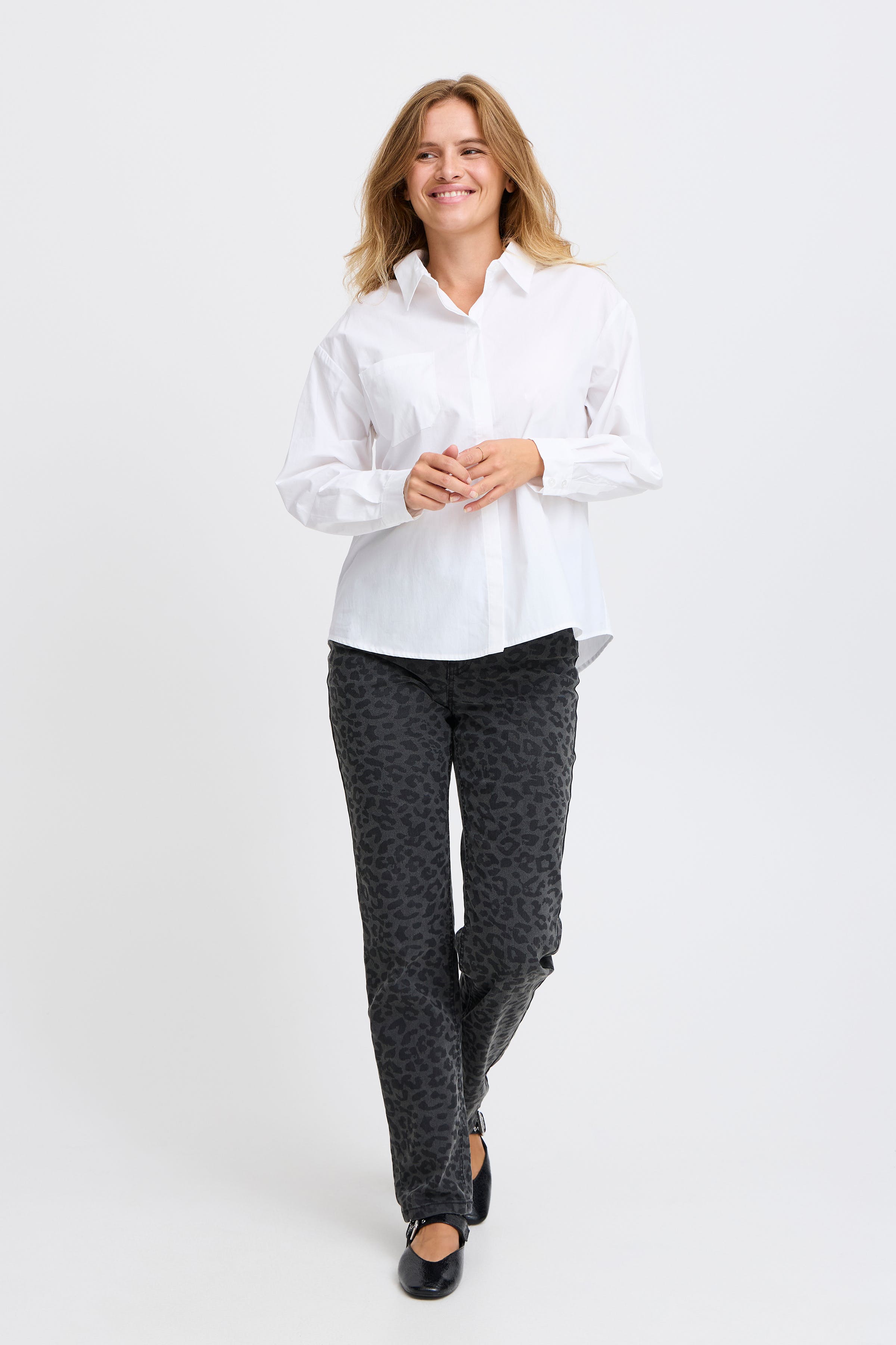 PXJULLE Skjorte LOOKBOOK FRONT 50209084-110601