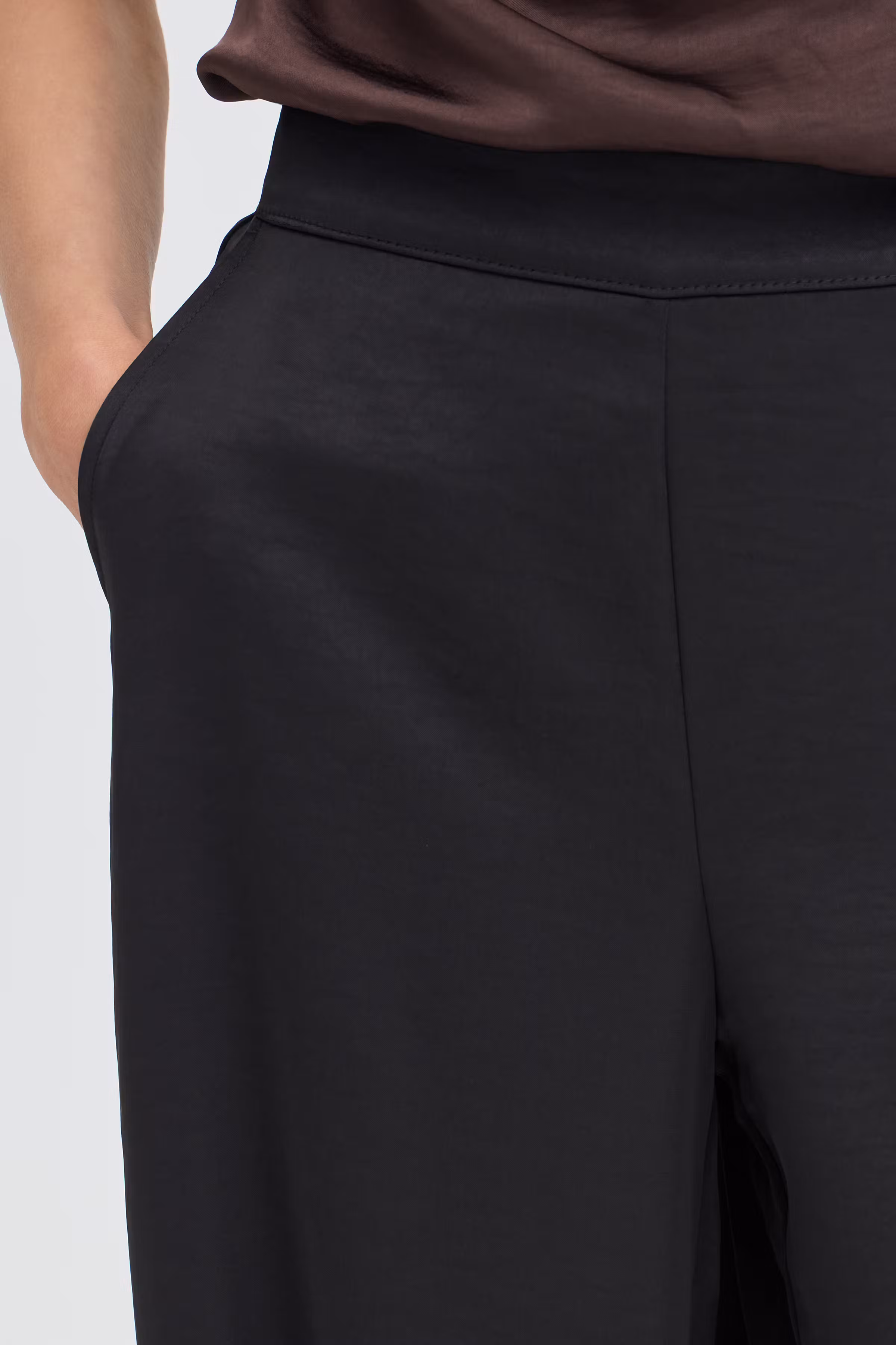 BYISA Trousers LOOKBOOK DETAIL 20819714-194008
