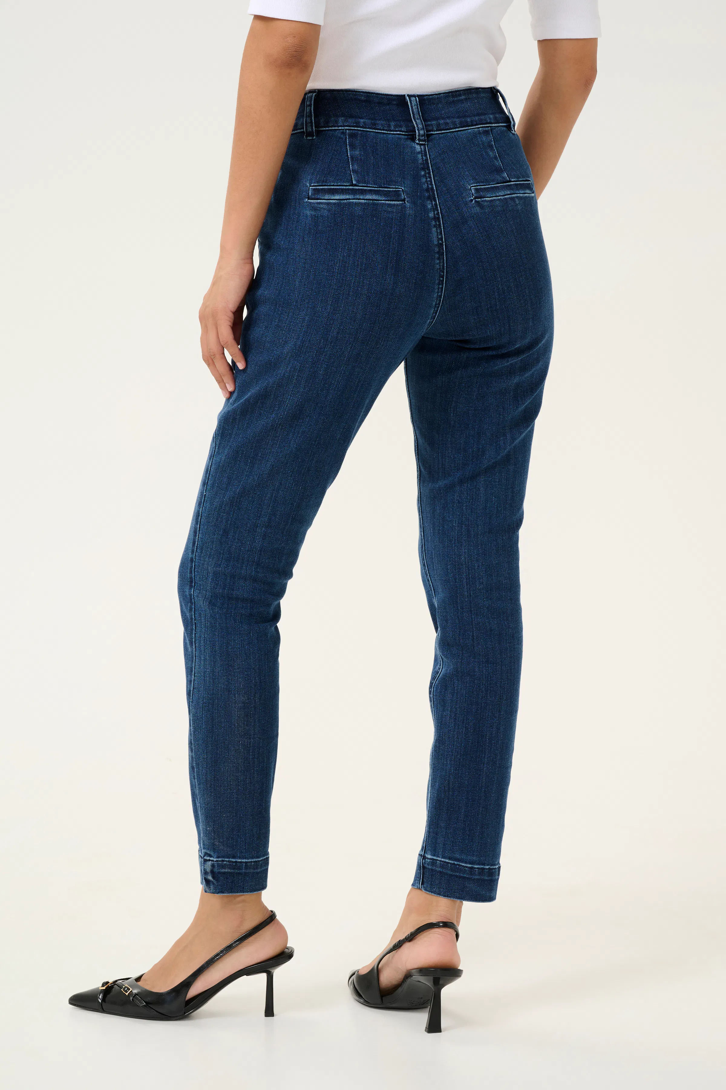 KAlea Slim Jeans LOOKBOOK BACK 10509347-100316