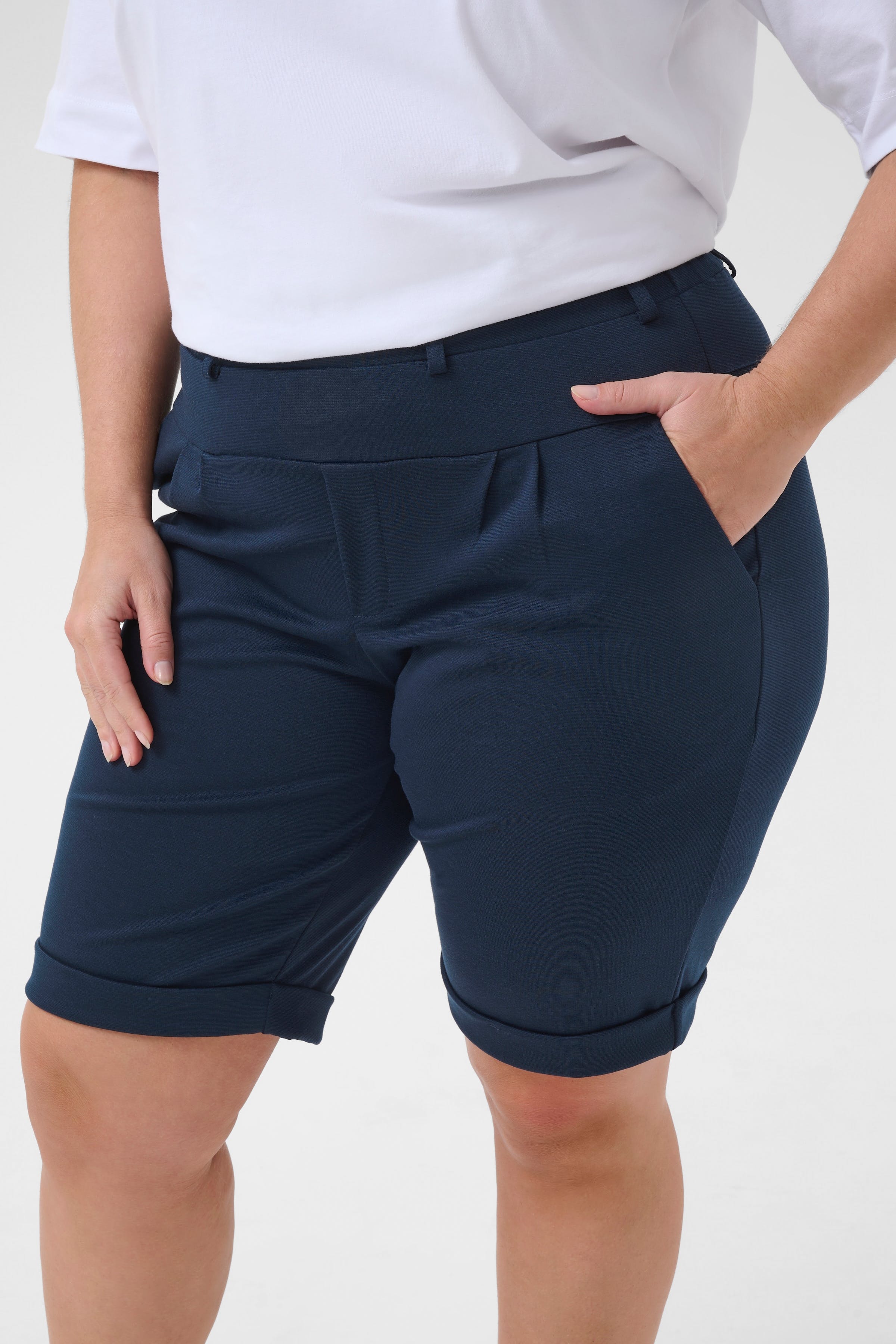 KCJENNA Shorts LOOKBOOK DETAIL 10582428-194020