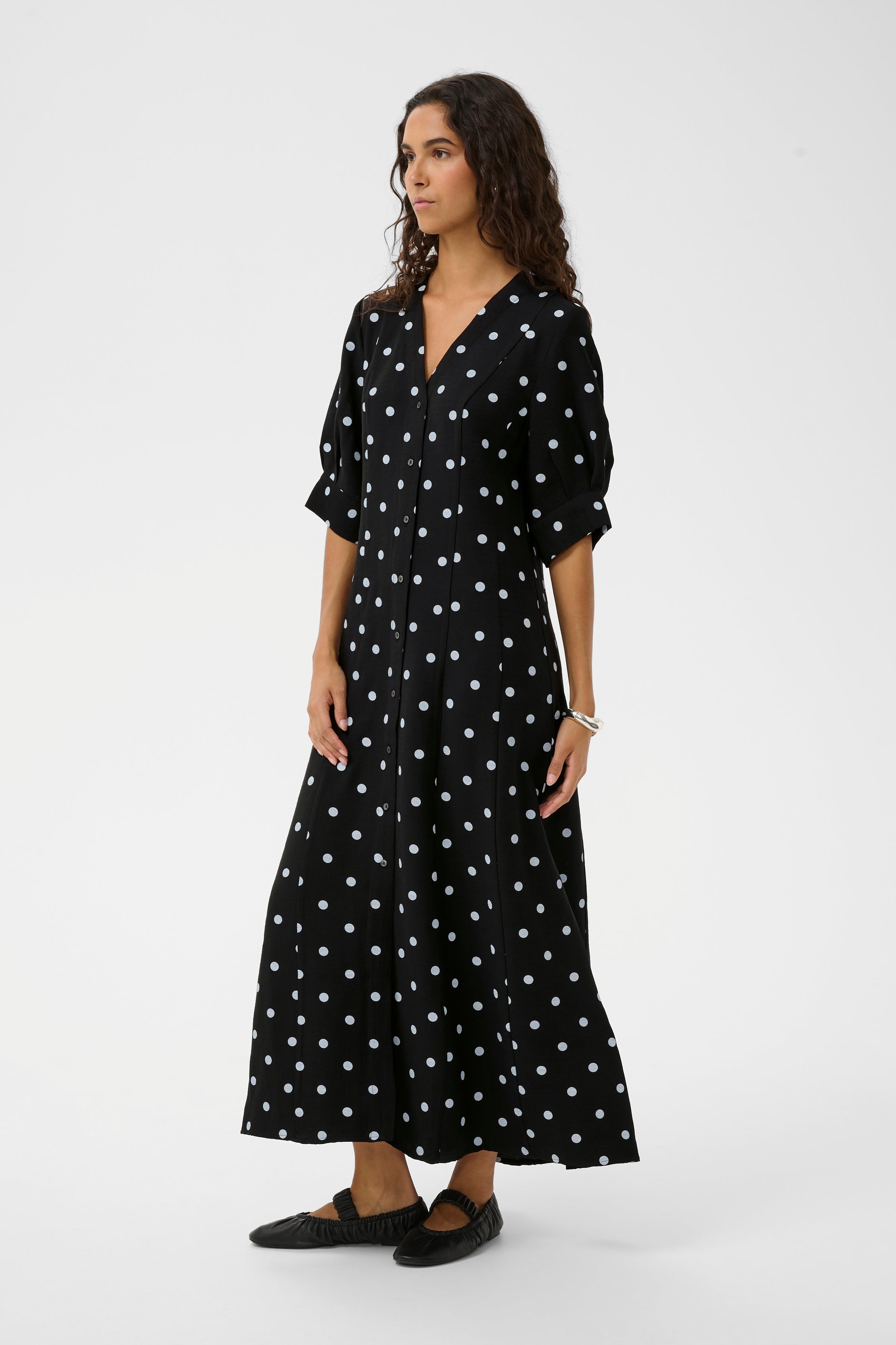 SLIdola Kleid mit Polka-Dots LOOKBOOK FRONT 30409420-304858