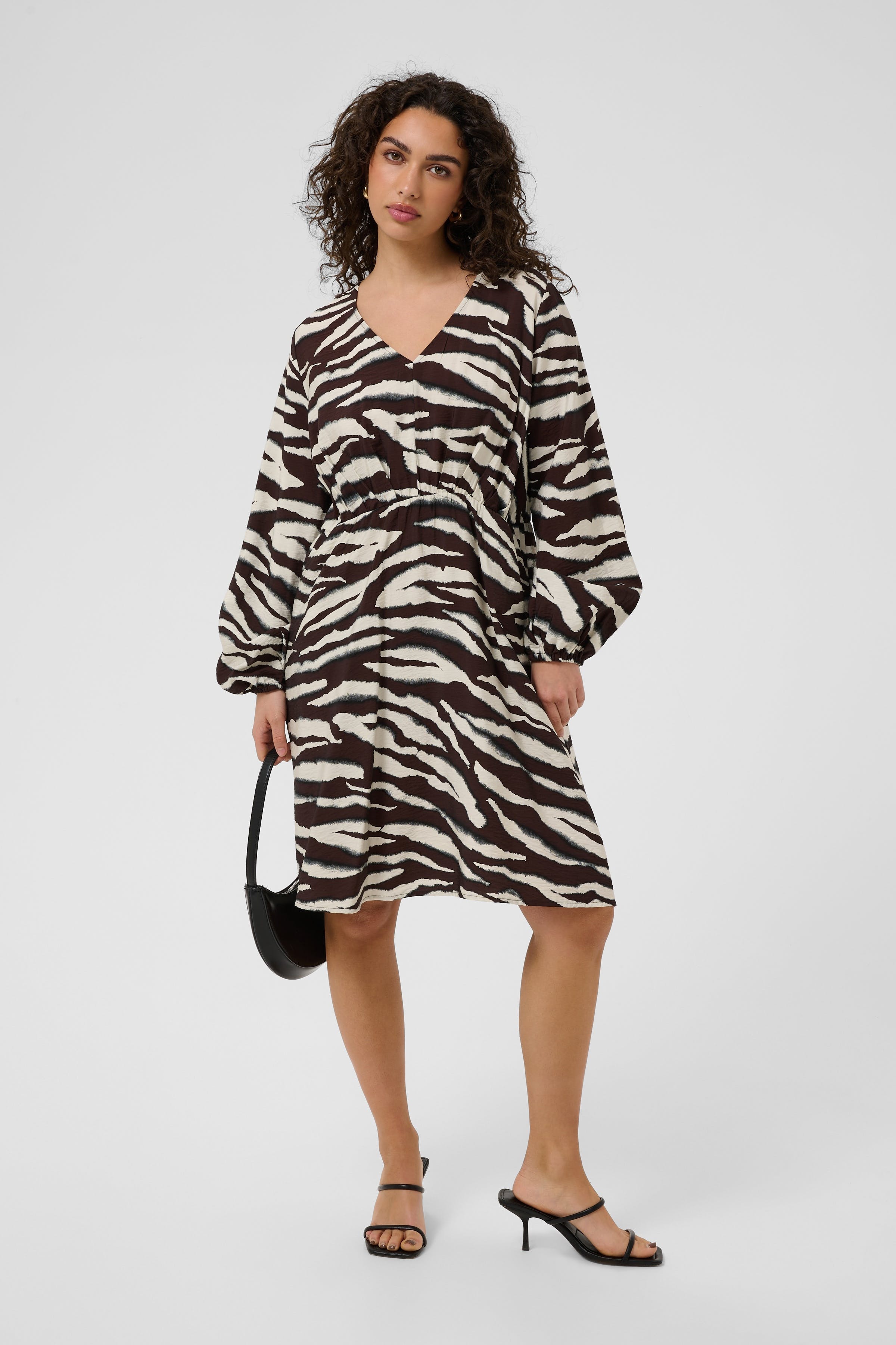 KAviky Jurk LOOKBOOK FRONT 10511734-109449
