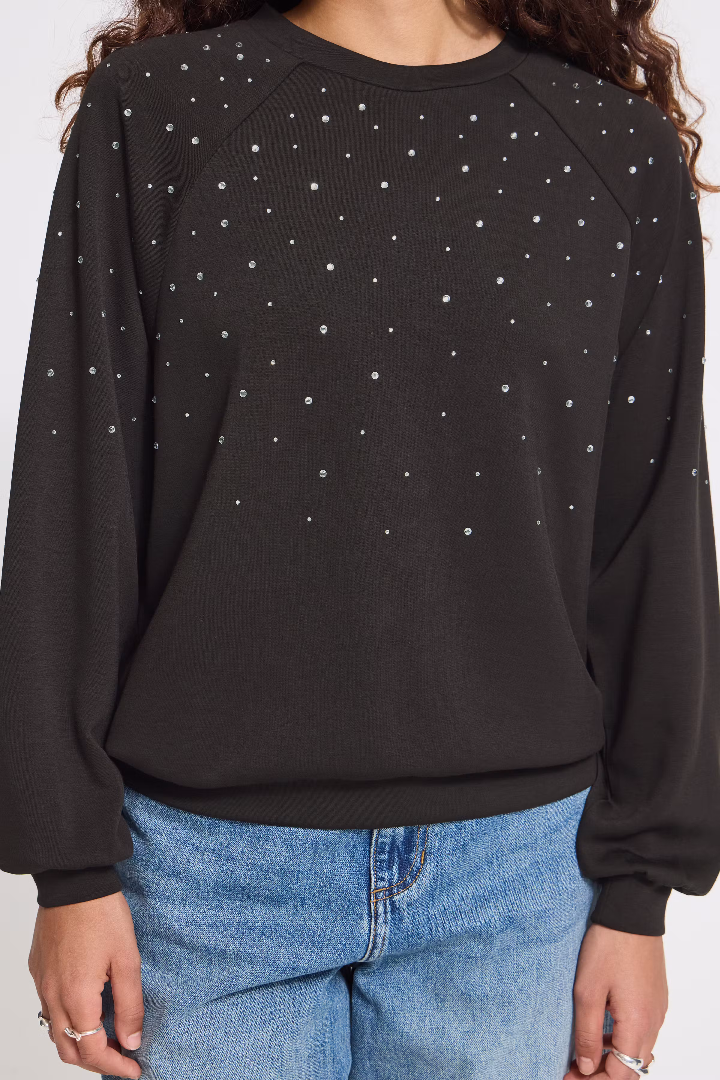 IHAMIAS Sweatshirt LOOKBOOK DETAIL 20127122-194008