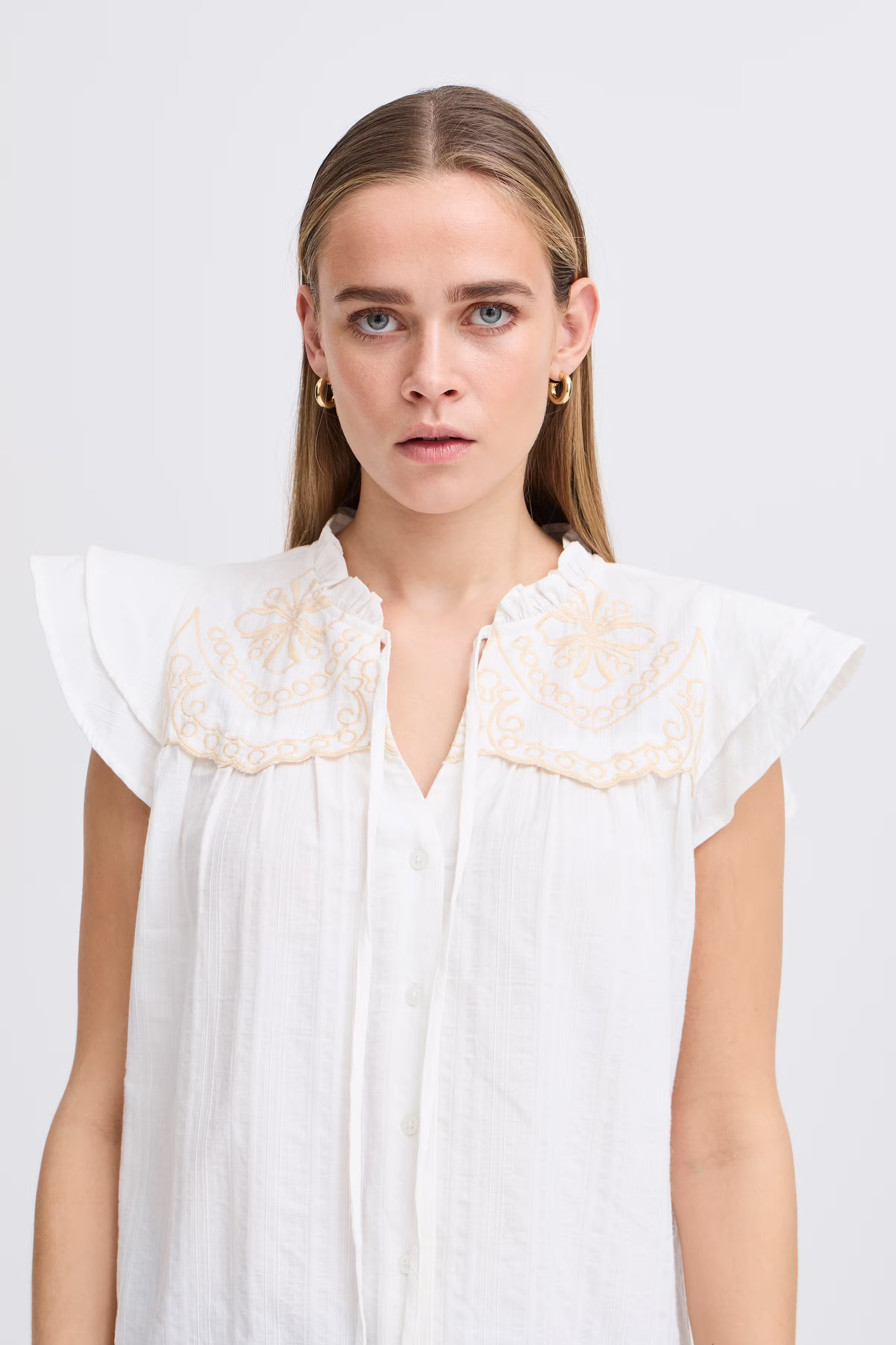 IHGAELLE Kortermet bluse LOOKBOOK DETAIL 20122784-114201