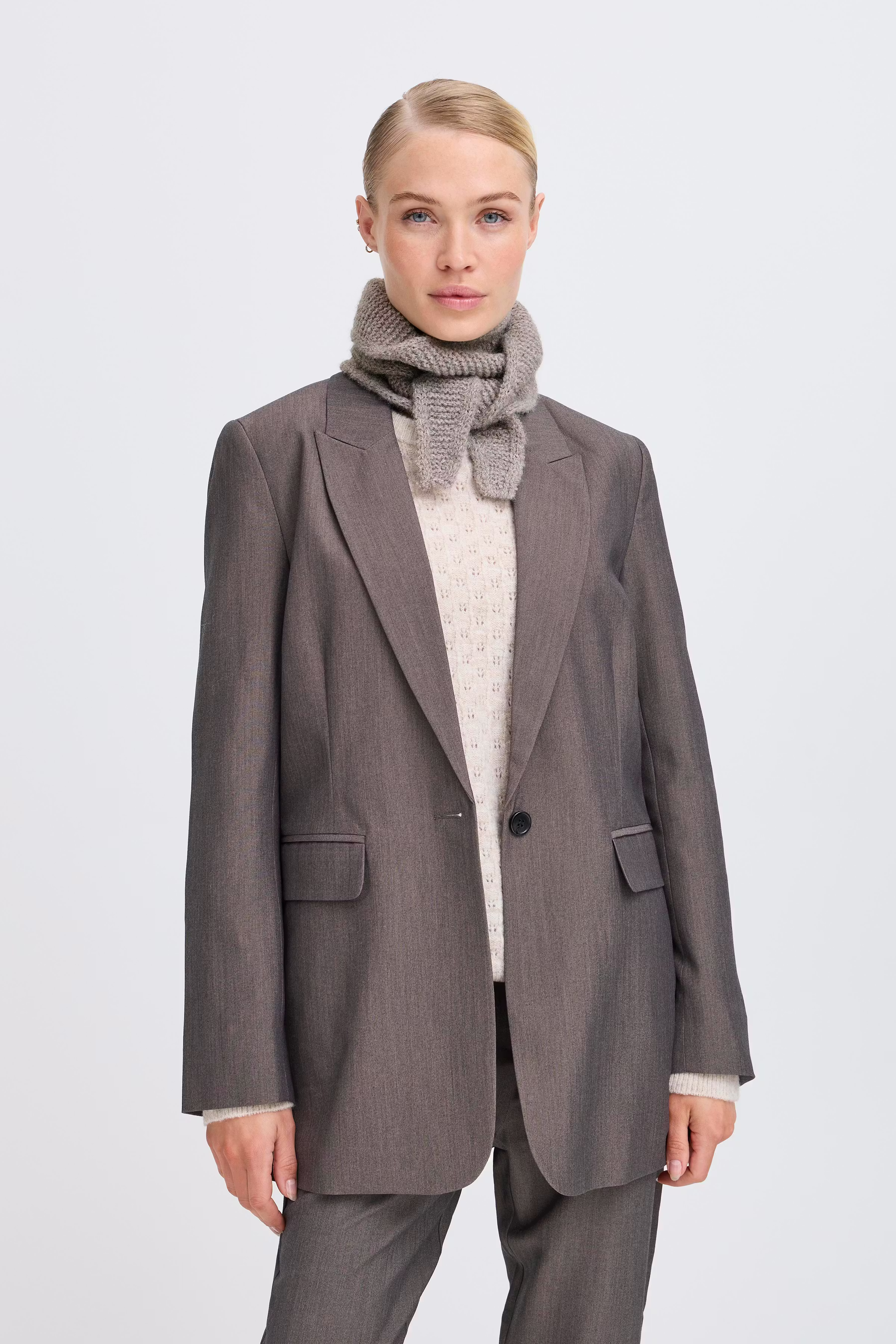 BAVALMA Skjerf LOOKBOOK FRONT 20815477-1811121