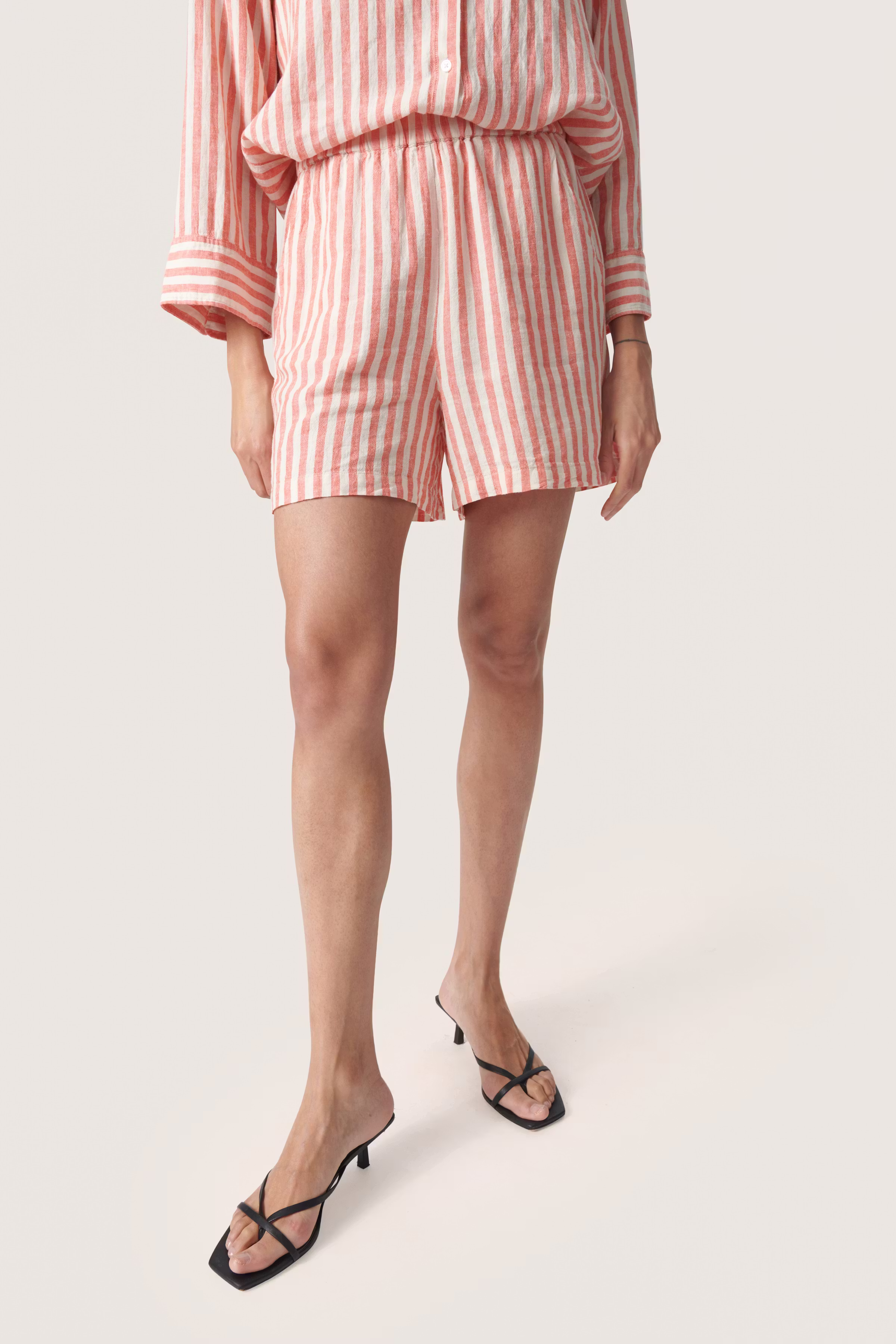 SLBelira Shorts LOOKBOOK FRONT 30407452-302866