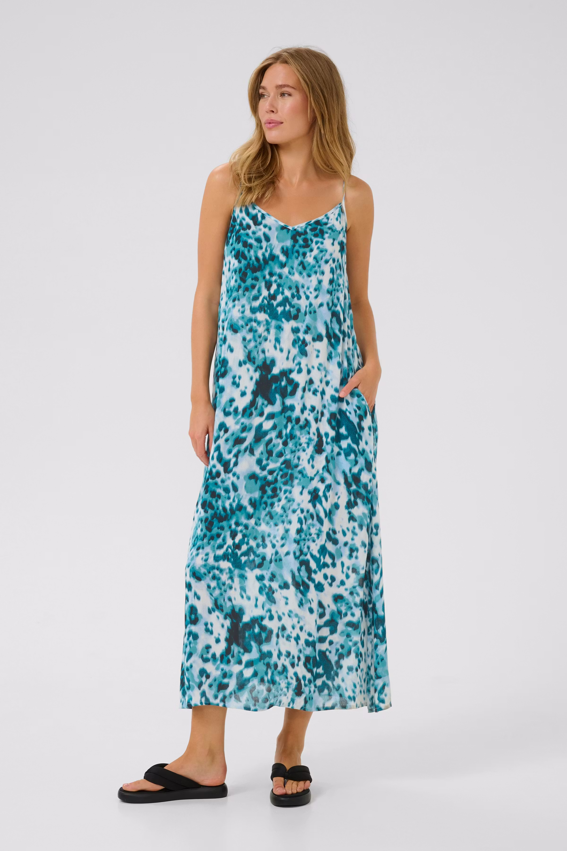 KAthora Kjole LOOKBOOK FRONT 10510045-107662