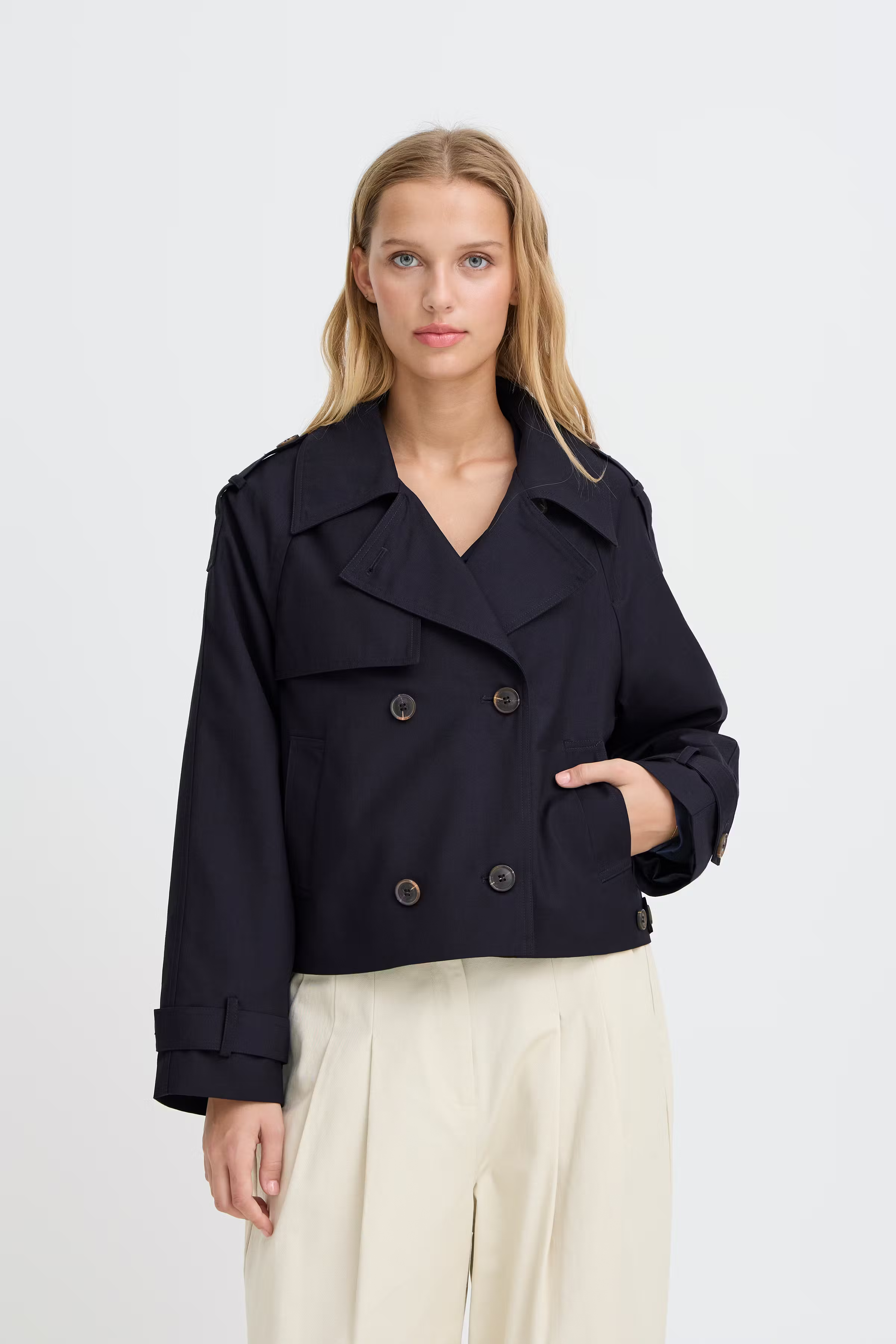 IHEPARZA Jacke LOOKBOOK FRONT 20122214-194013