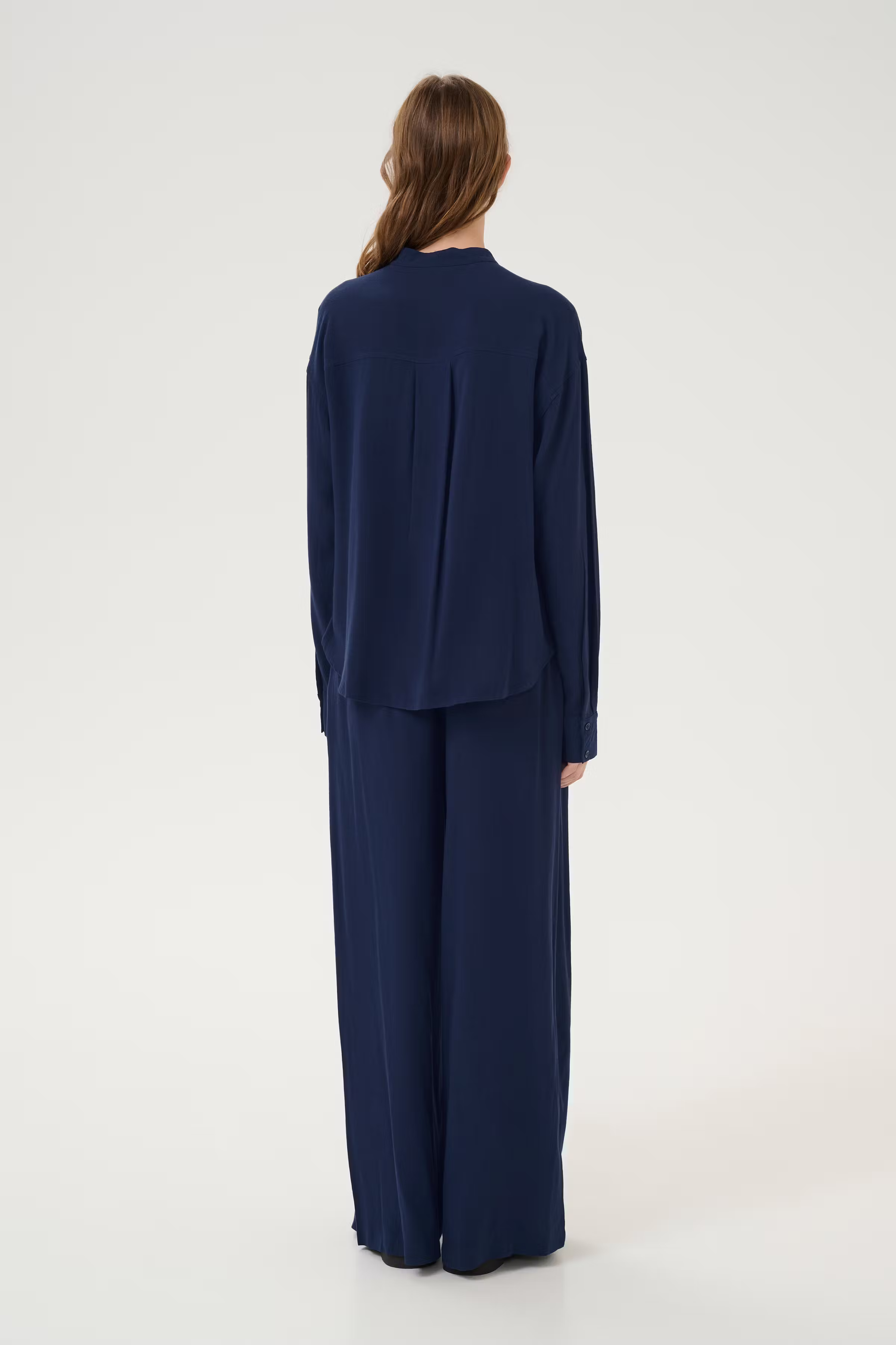 TiraMW Shirt LOOKBOOK BACK 10705068-103565