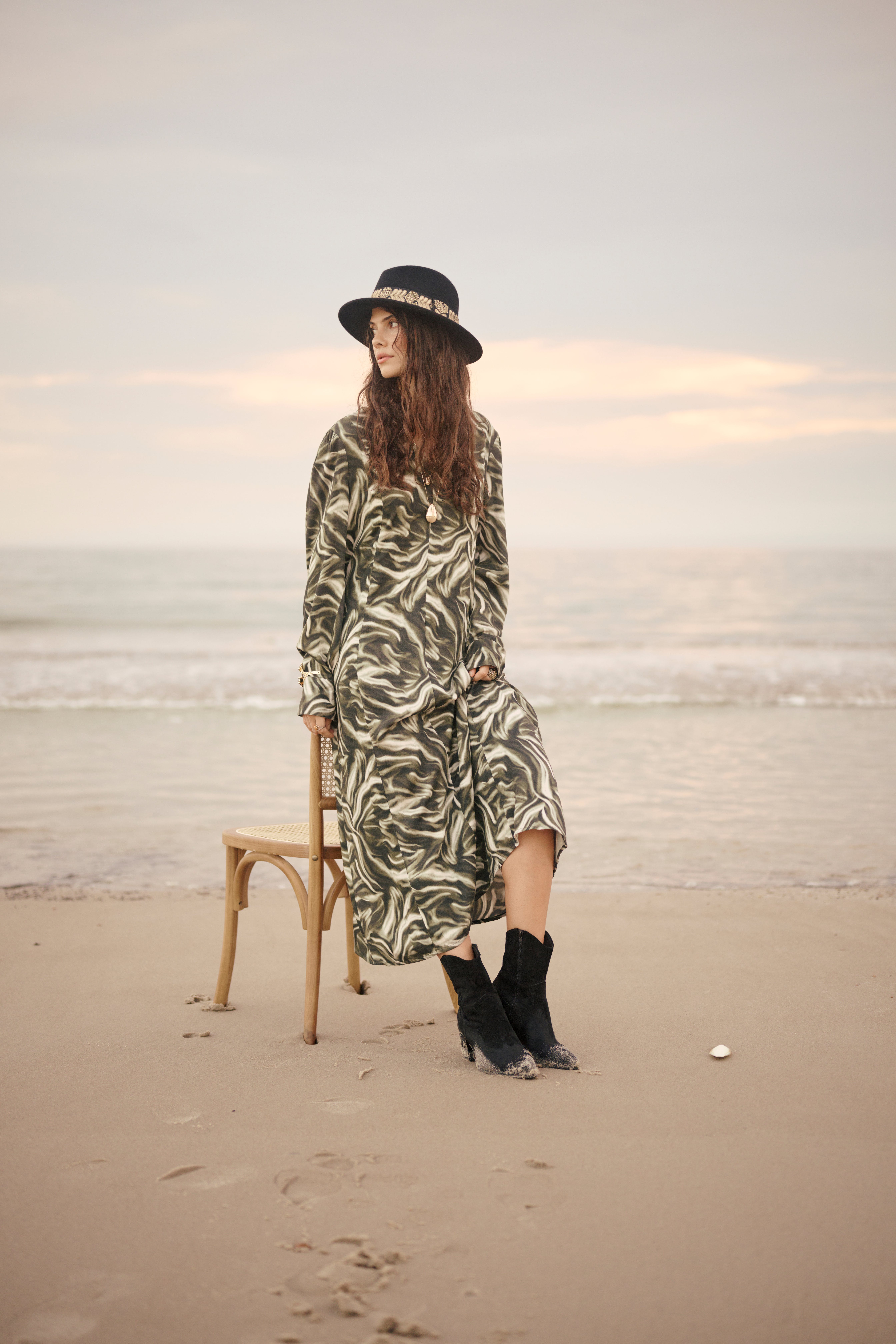 CRBeva Kleid LOCATION NONE 10614163-108265