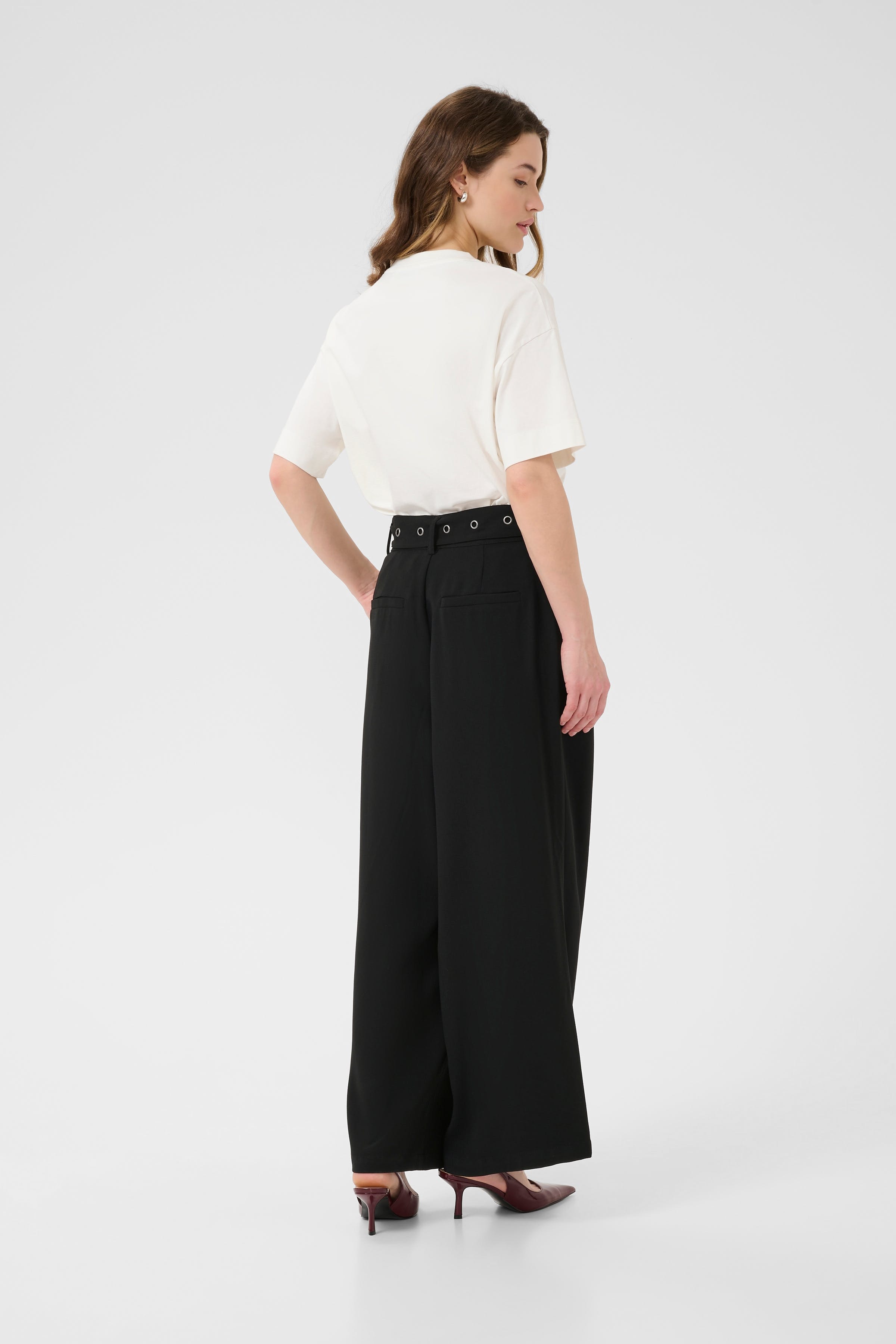 Kalisa Trousers LOOKBOOK BACK 10510273-100121