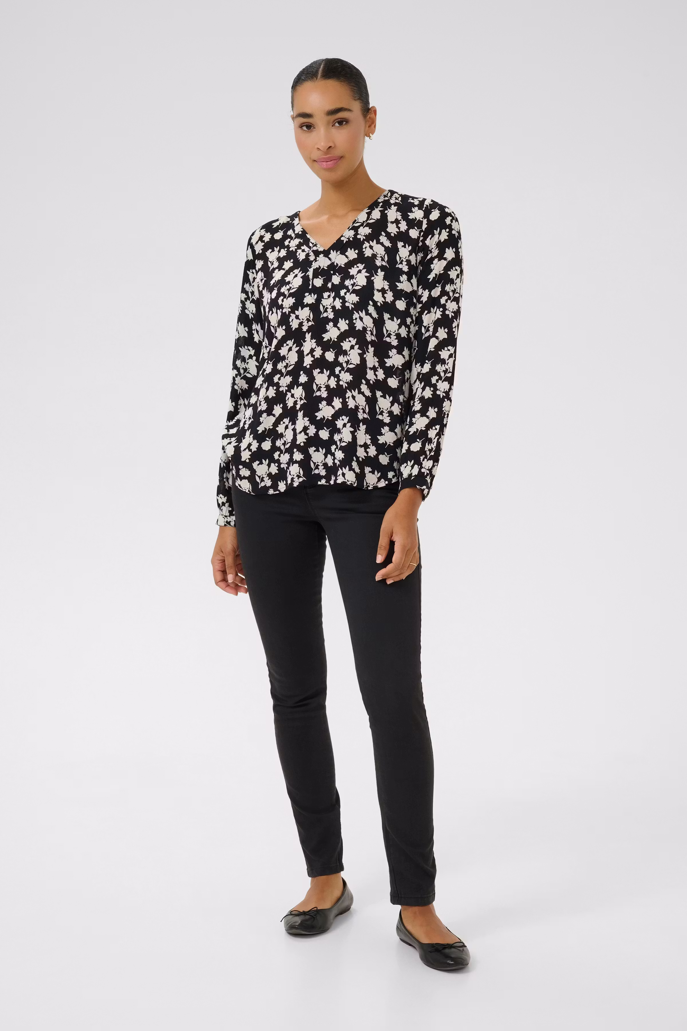 KAamber Bluse LOOKBOOK FRONT 10508254-106992