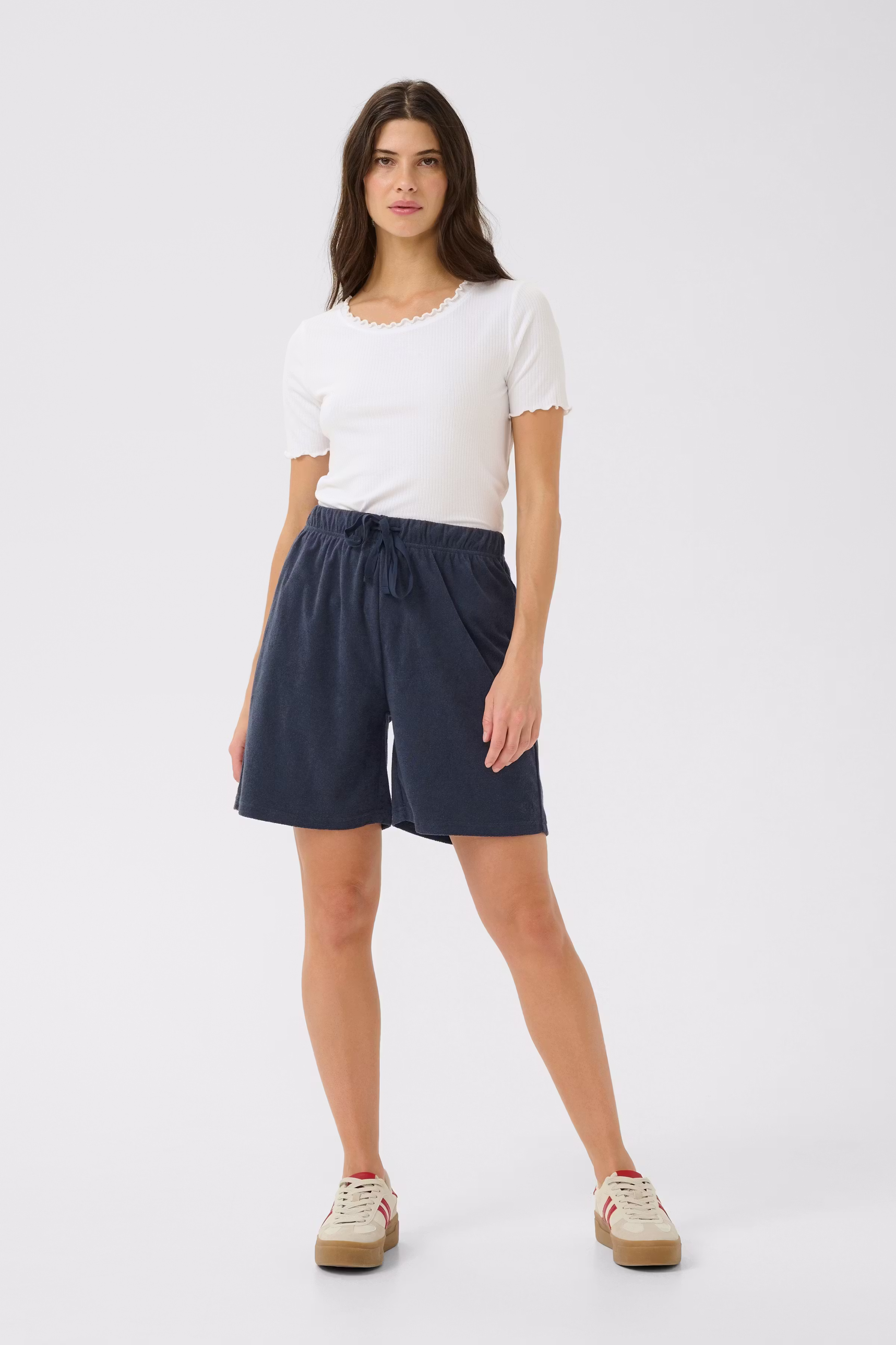 CRFria Shorts LOOKBOOK FRONT 10613704-193923